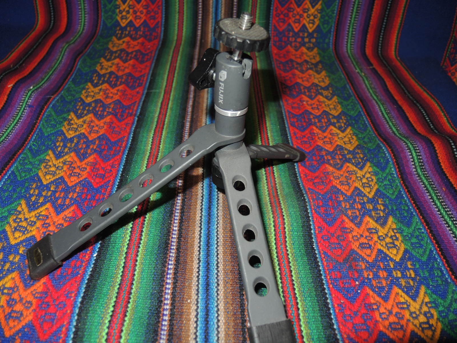 FUJIX SMALL TRIPOD TABLE TOP VIDEO CAMERA RECORDER