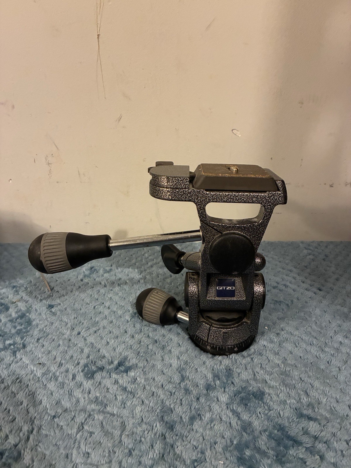Gitzo G 1372 M 3-Way Pan/Tilt Head With Quick Release