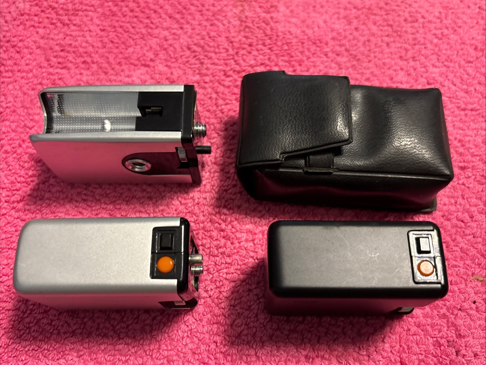 Minolta MG-S Accessories. 2 Cube Guns (Black & Silver) & MG Flash w/case.