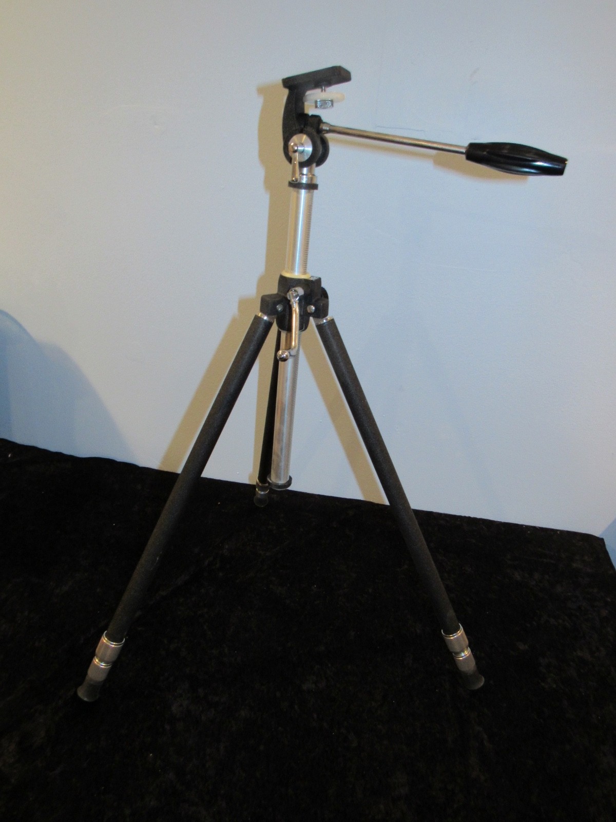 Vintage E.J. Korvette Deluxe Elevating Tripod Photography Videography JAPAN