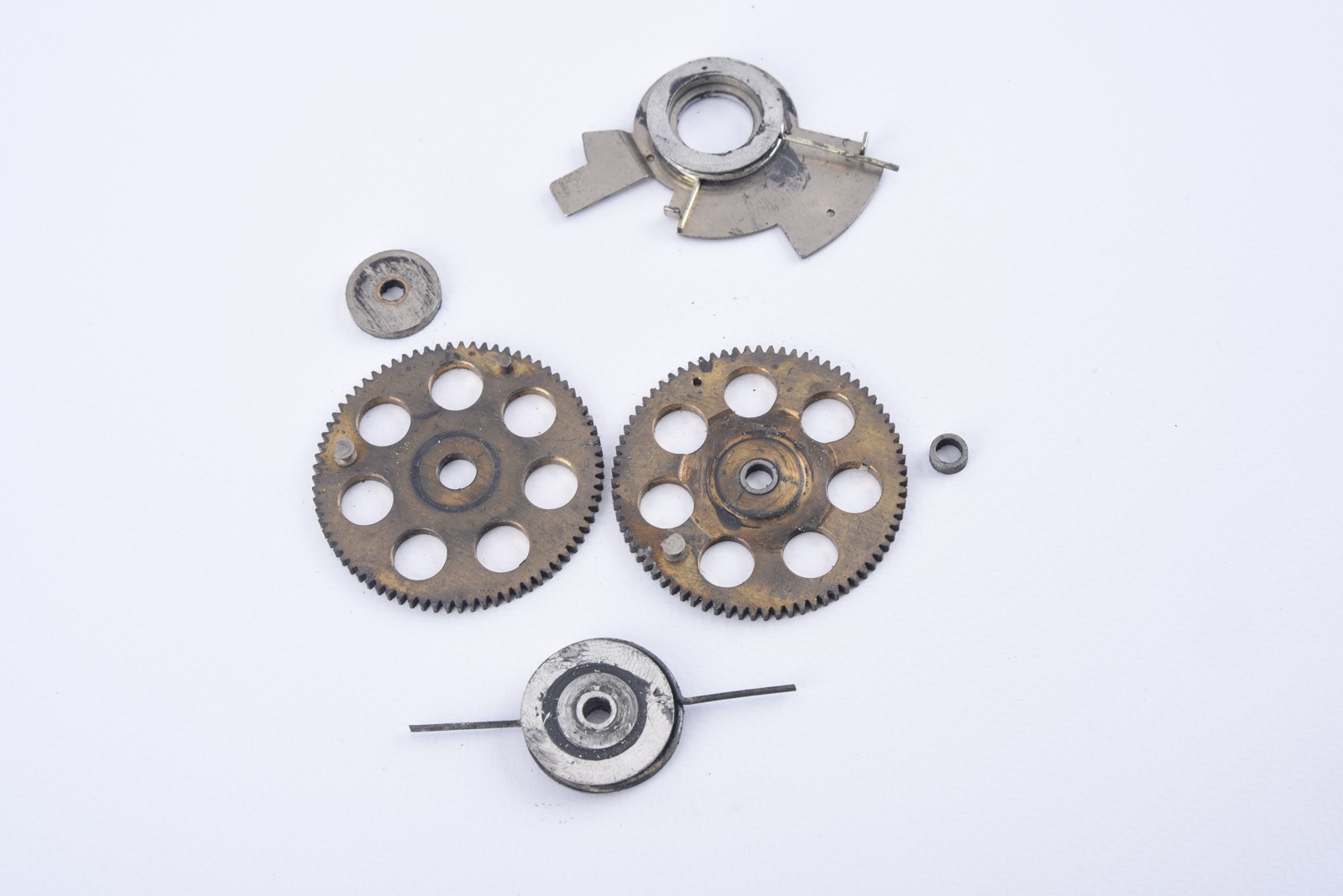 Plaubel Makiflex Automatic Camera Part Central Gears and Springs V03