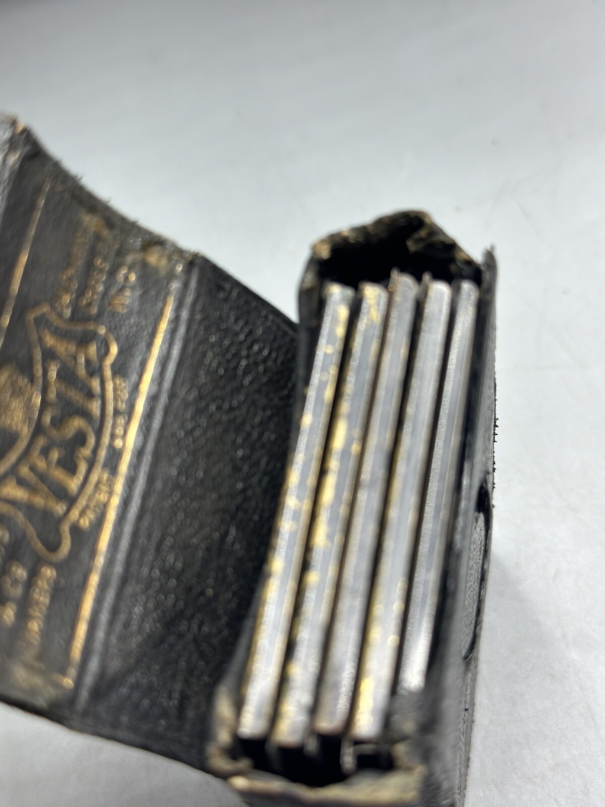 Adams & Company – London – Vesta – Metal film packs and case