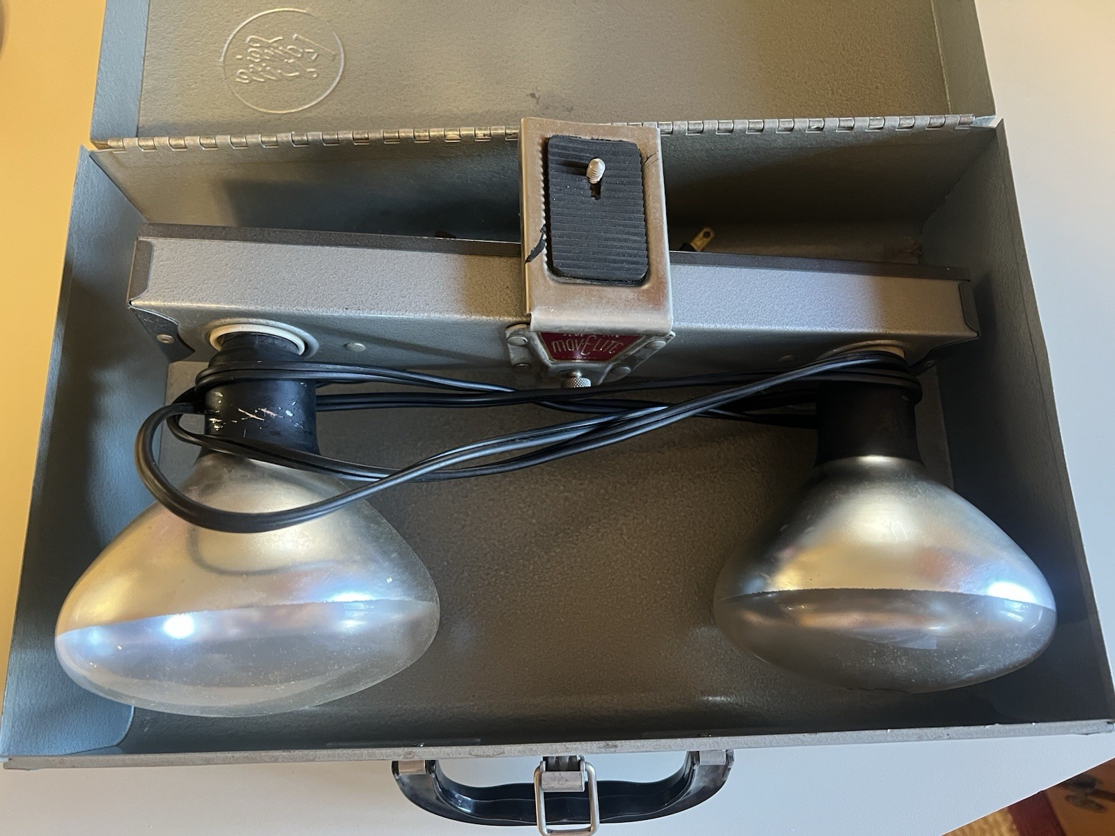 Vintage Acme Lite Mov-E-Lite 2-Bulb Model No. 2 Working w/ Case