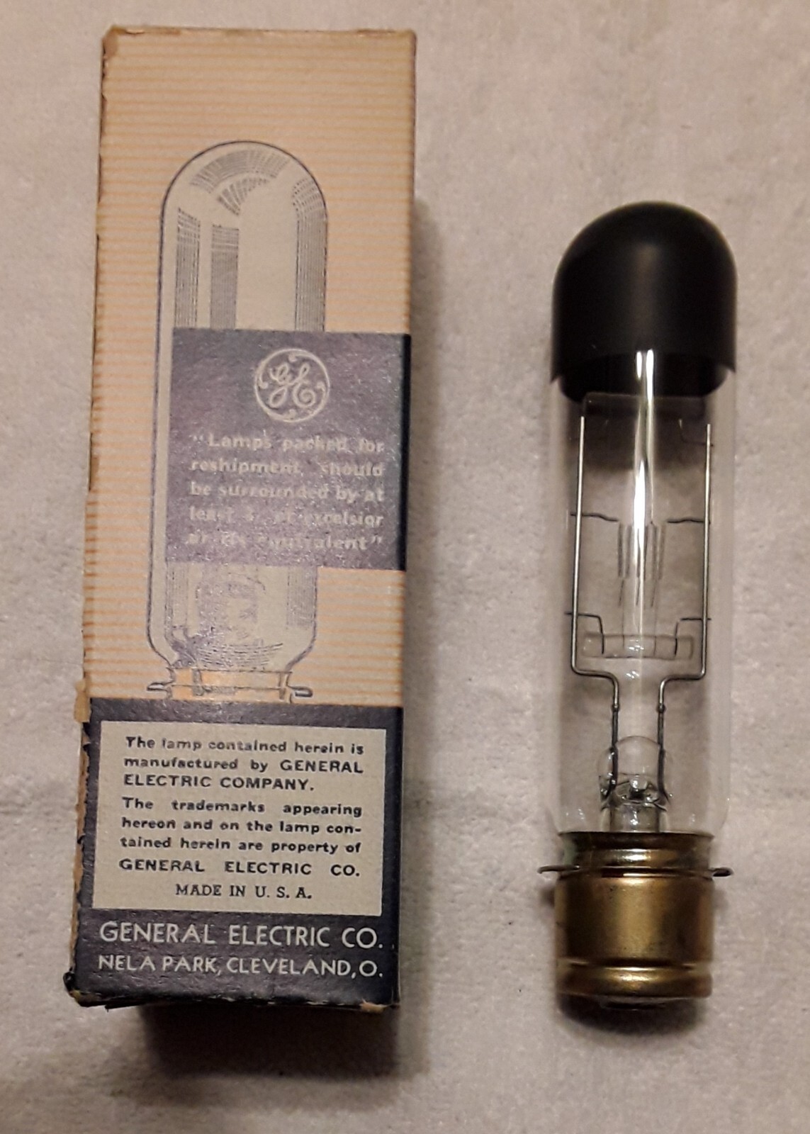 Vintage GE 300w 120v T10P Projection Lamp Projector Bulb CG-121-BX