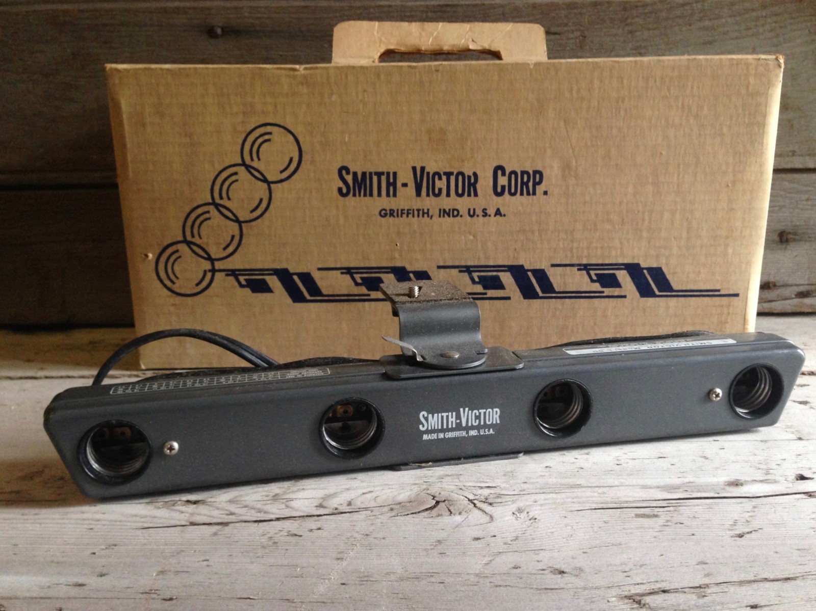 vintage photography light bar – Vintage Smith Victor Photo Film – Film Lighting
