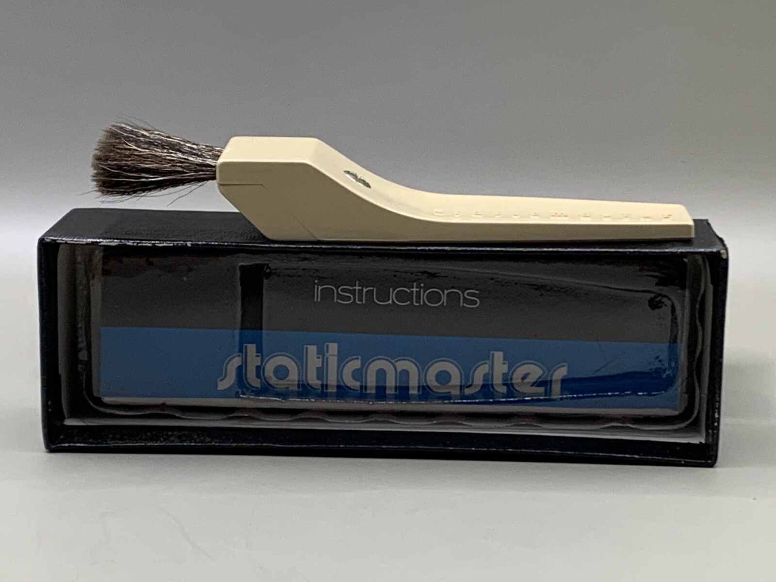VINTAGE STATICMASTER ANTI-STATIC BRUSH W/ INSTRUCTIONS & BOX