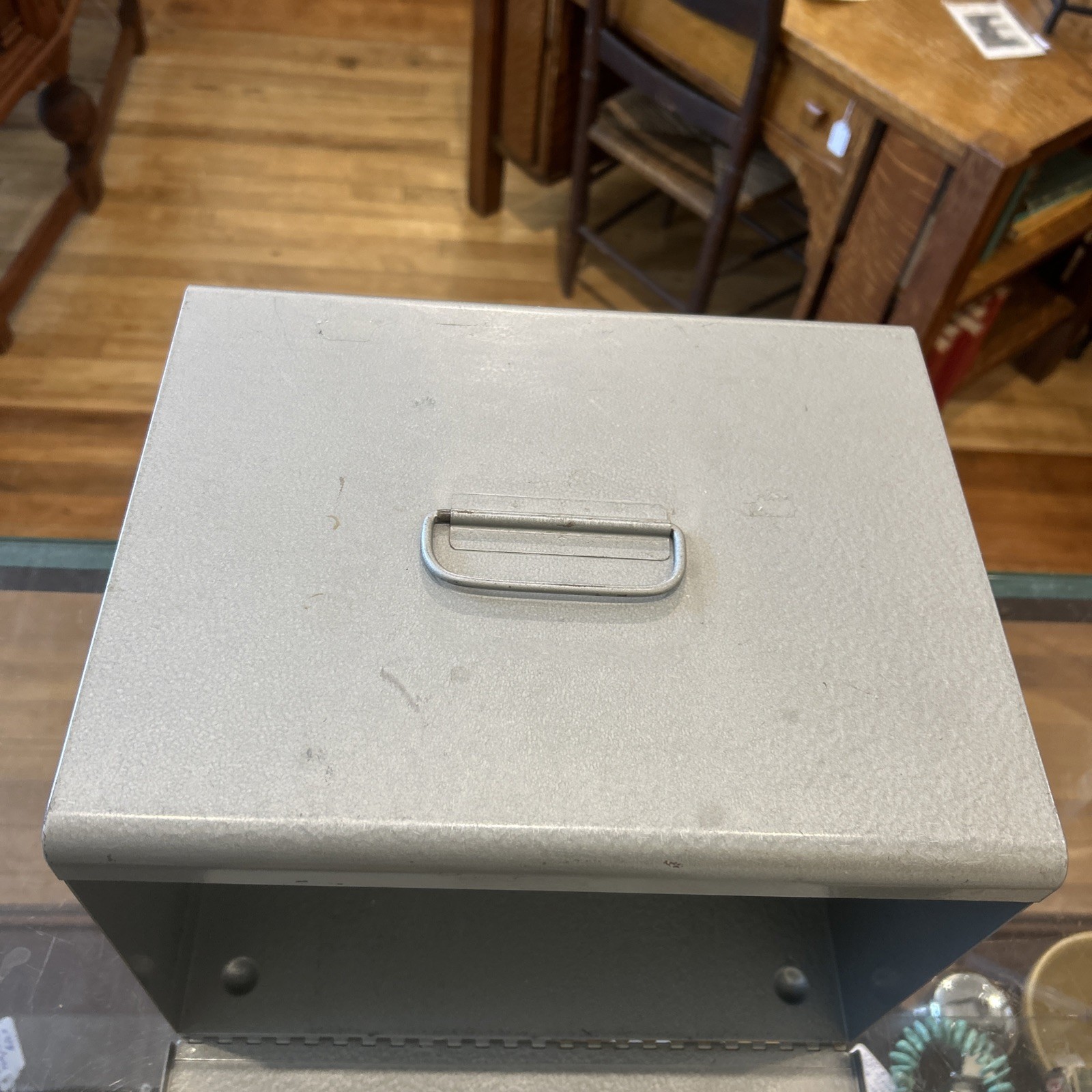 Brumberger Metal Divided 35 mm Slide Container Carrying Case 12″L x 10″ W x 9″ H