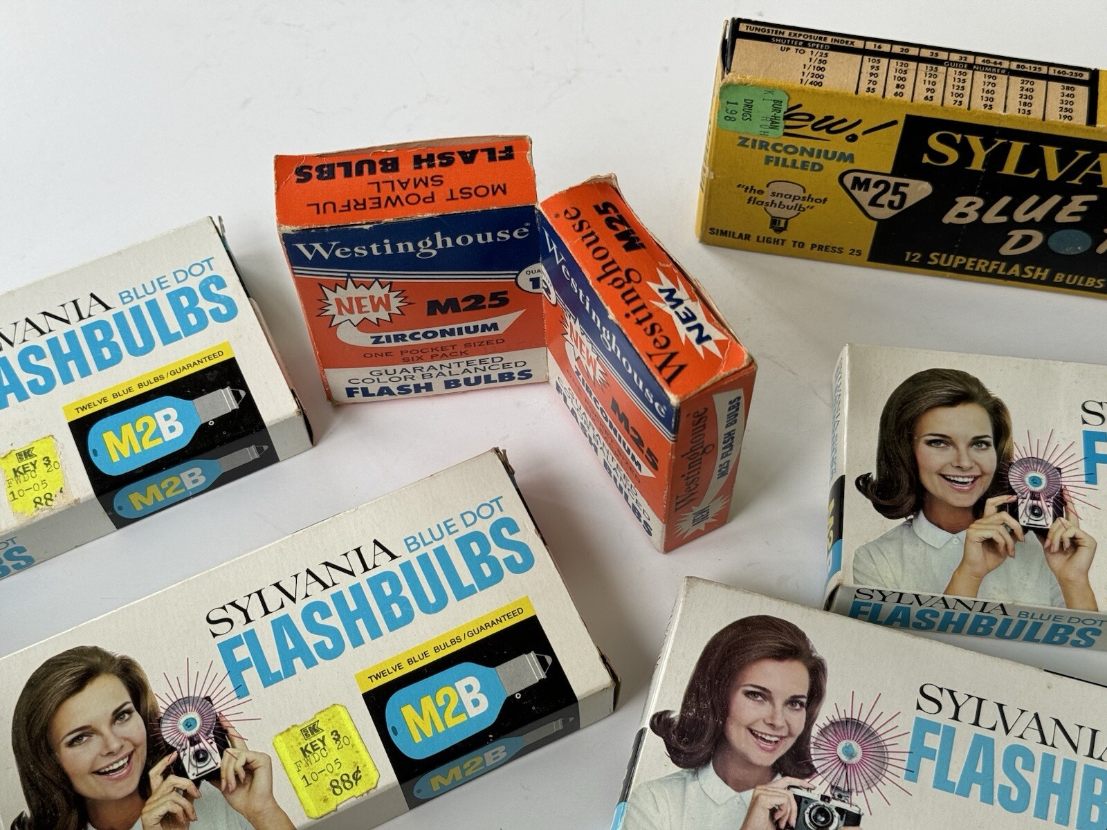 VINTAGE NOS 47 SYLVANIA M28 BLUE DOT FLASHBULBS 23 WESTINGHOUSE M25 BULBS
