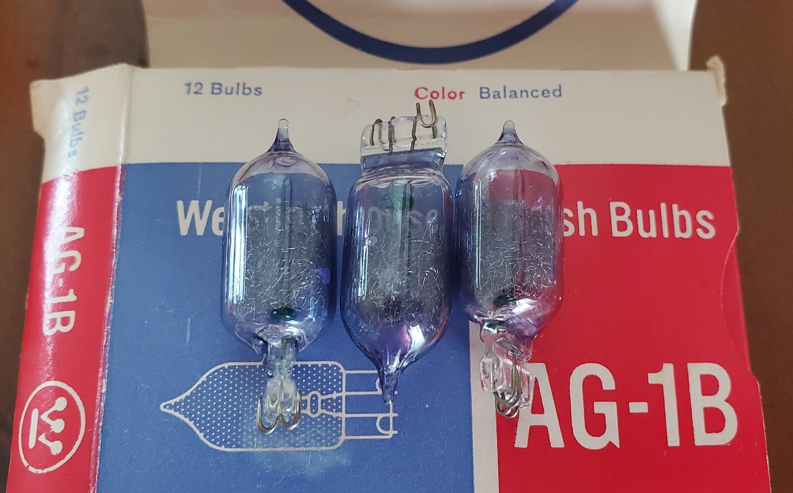 General Electric GE Flashbulbs 18 AG-1 Bulbs + 4 Westinghouse AG-1B Blue
