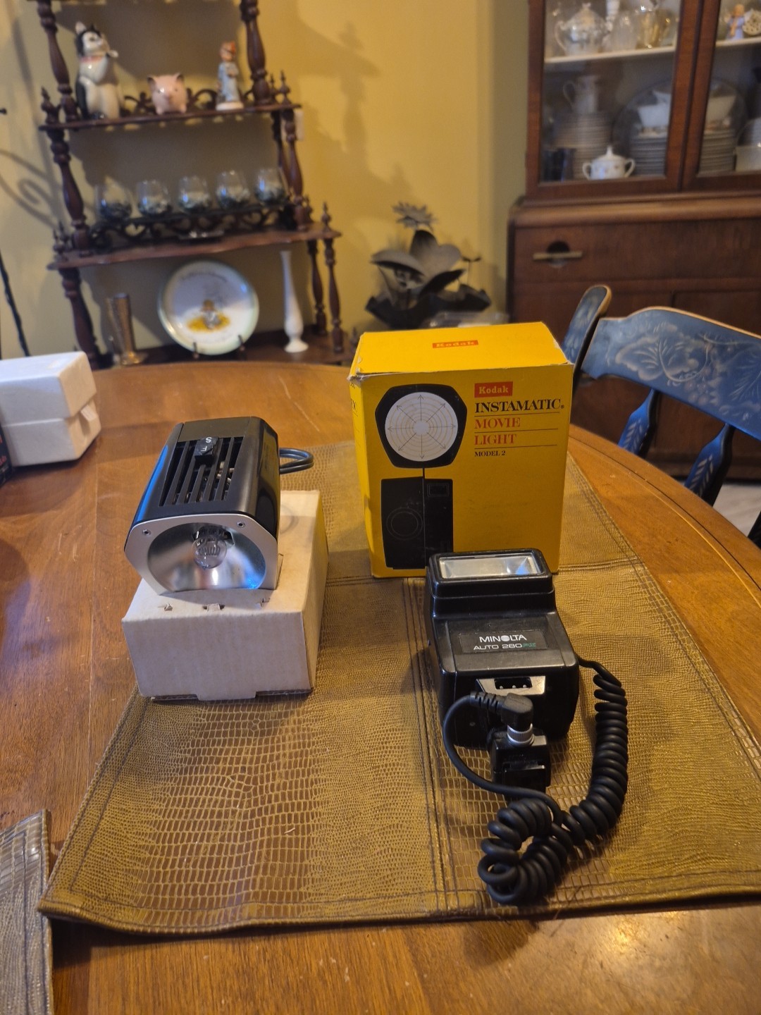 Vintage Kodak Instamatic Movie Light Model 2 No. D376 & Minolta 280 Flash