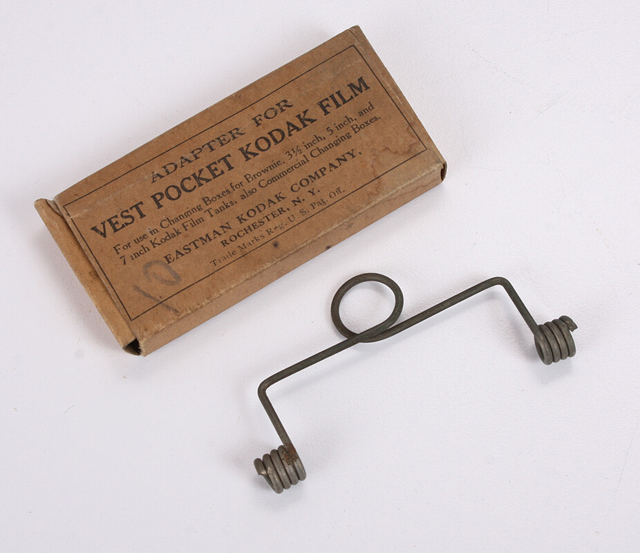 KODAK ADAPTER FOR VEST POCKET KODAK FILM USE IN CHANGING BOXES (READ)/cks/215228