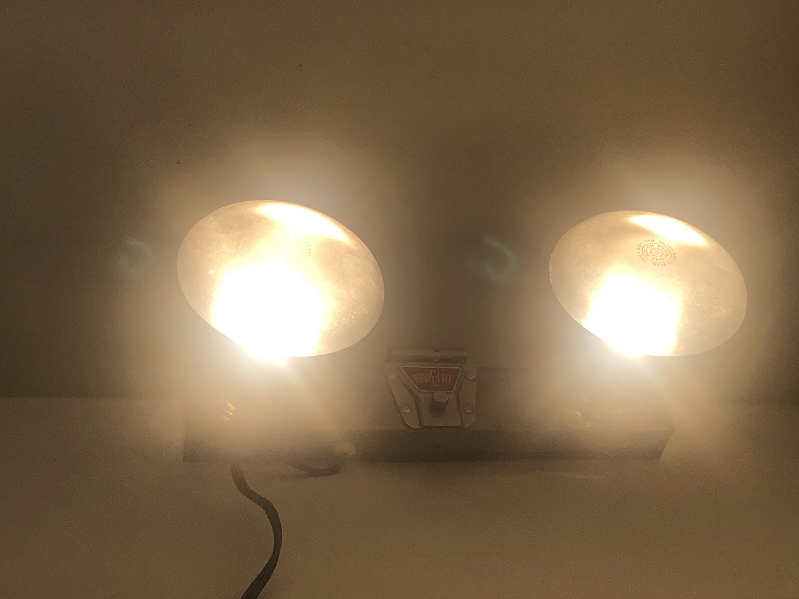 ACME MOV-E-LITE Movie Lighting Bar – 2 Bulb – Tested – Metal Case Grip