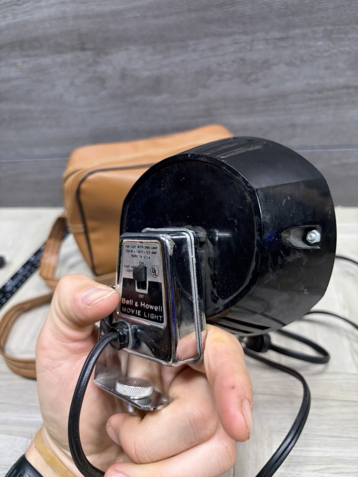 VTG Bell and Howell Movie Light 39891 Tested W Leather Case Vintage Retro Film