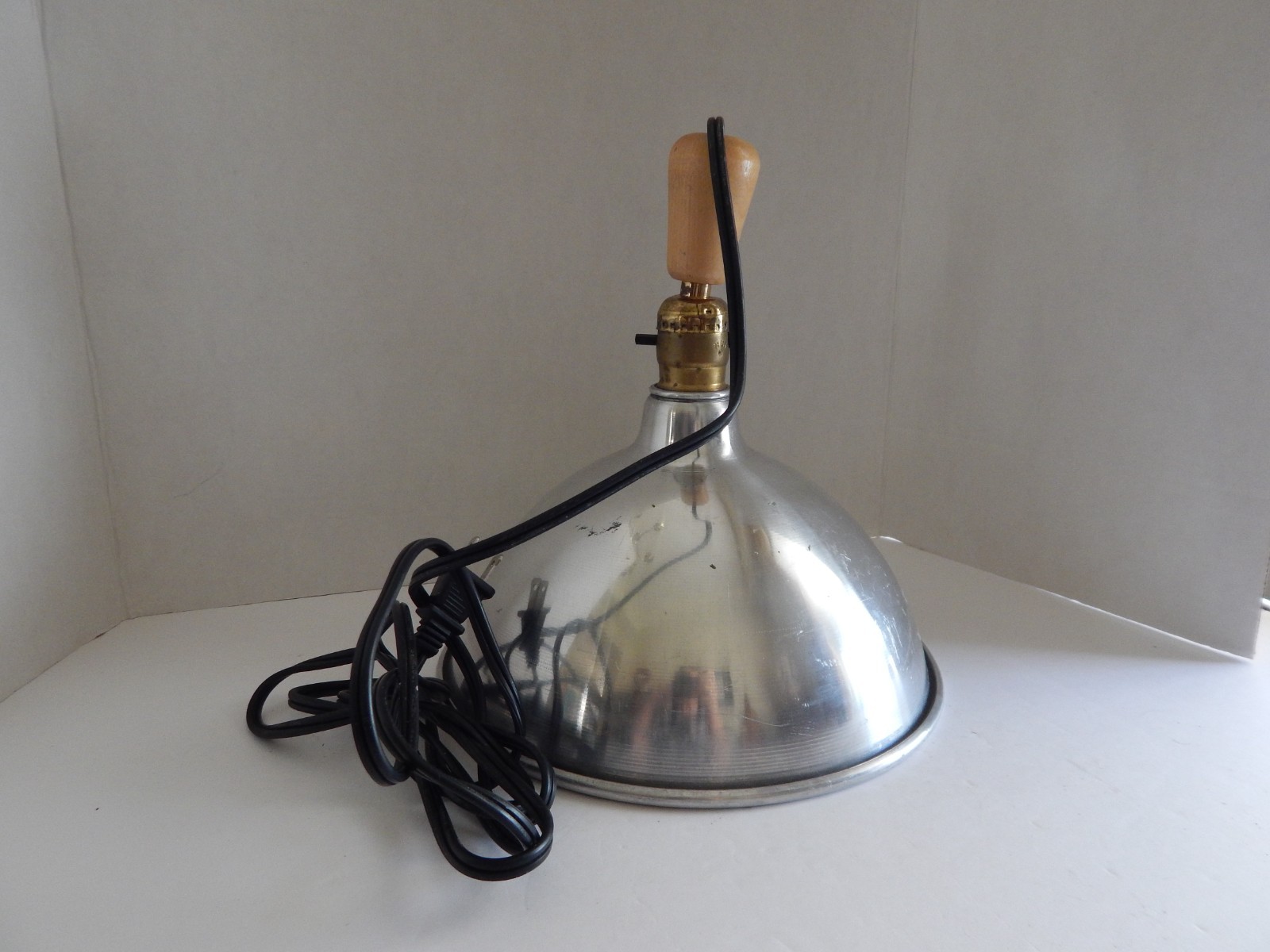 Vintage Studio/Photo Light–Works