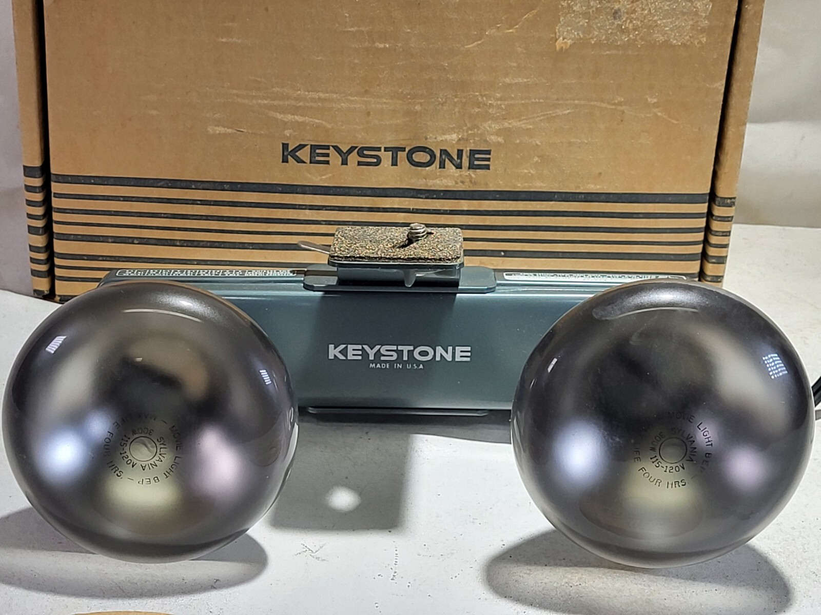 Vintage Keystone Indoor Movie Light Bar Including 2 Photo 300 Watt Bulbs