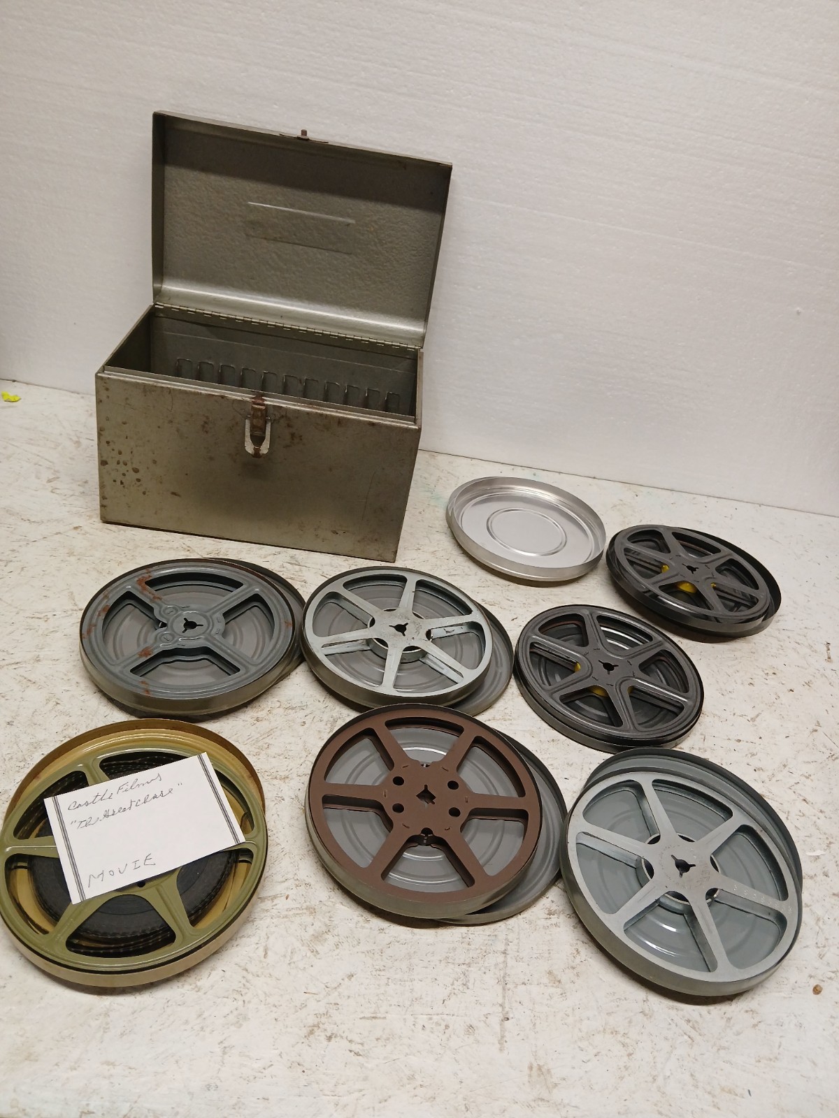 Vintage Metal 8mm Film Chest 12 Slot Storage Box w/ 8 Reels & 1 Home Movie