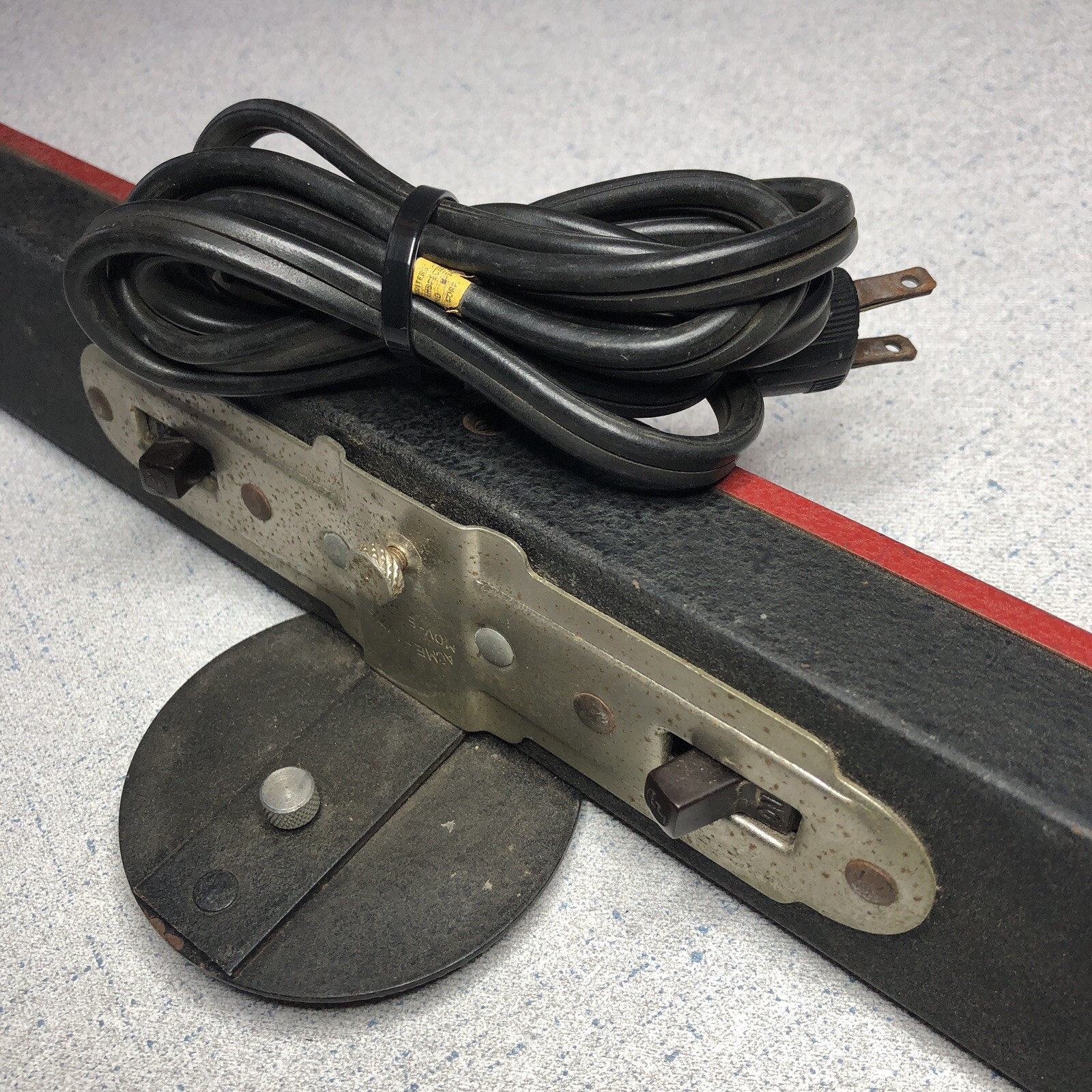 Acme-Lite Mov-E-Lite 4 Light Bar Red Black Made In Chicago Tested Works Vintage