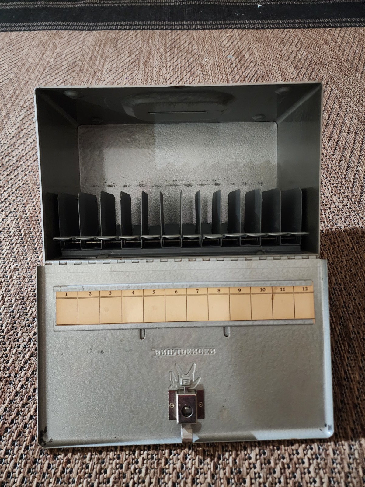 Brumberger 8mm 5″ 12 Reel Film Storage Cabinet Case W/ Reels, Cans, & Films READ