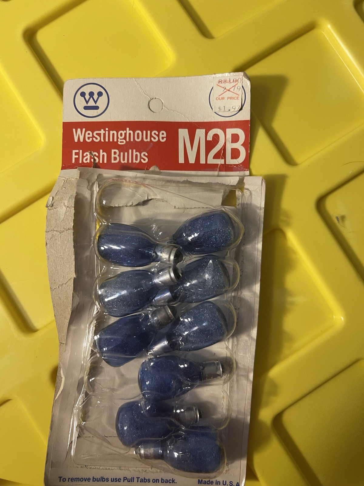 Nine (9) Vtg Westinghouse M2B Camera Flashbulbs – UNTESTED
