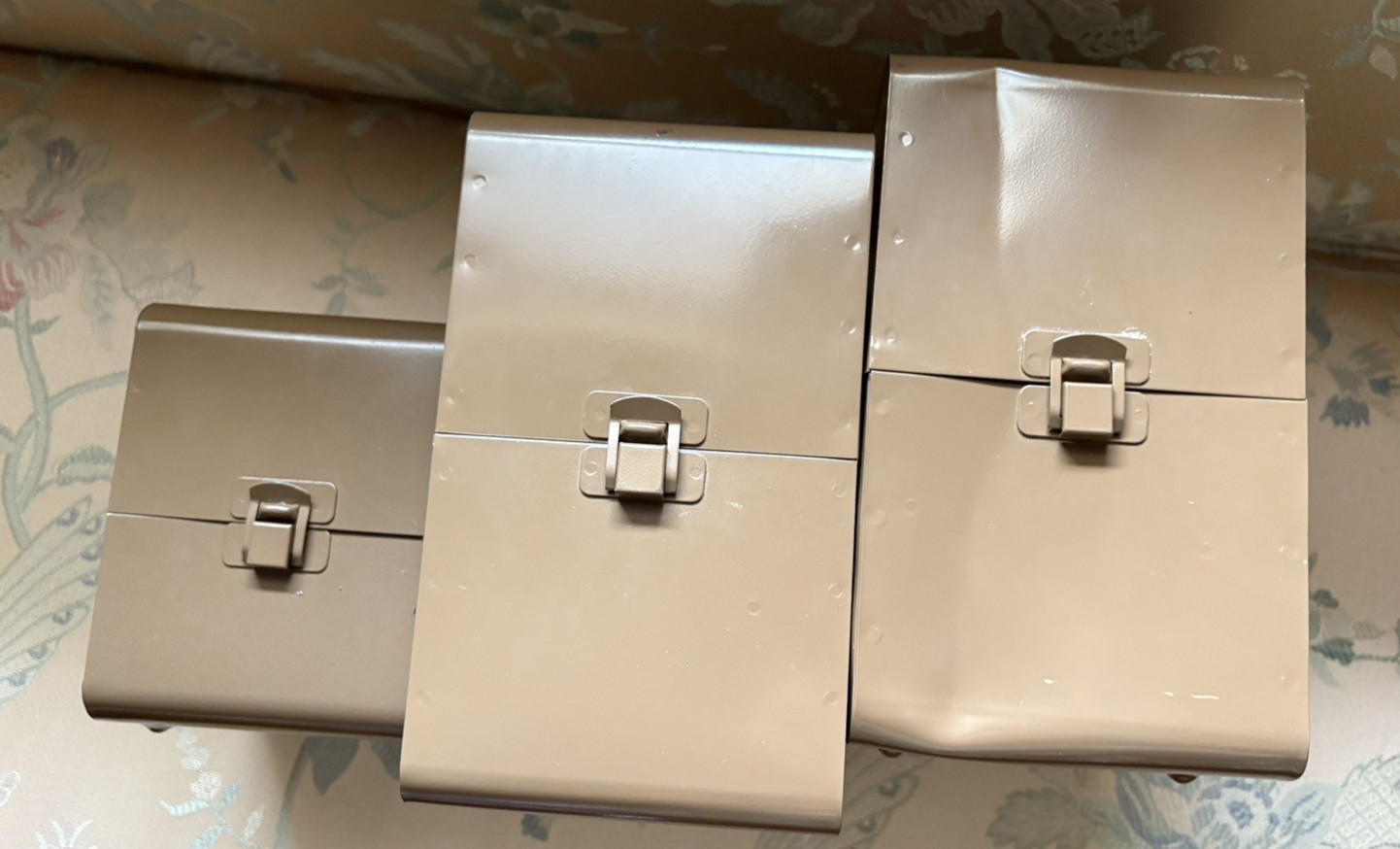 Super 8 MM Empty Metal Film Carry Cases / Boxes / Cans – 1- 5″ and 2- 7″