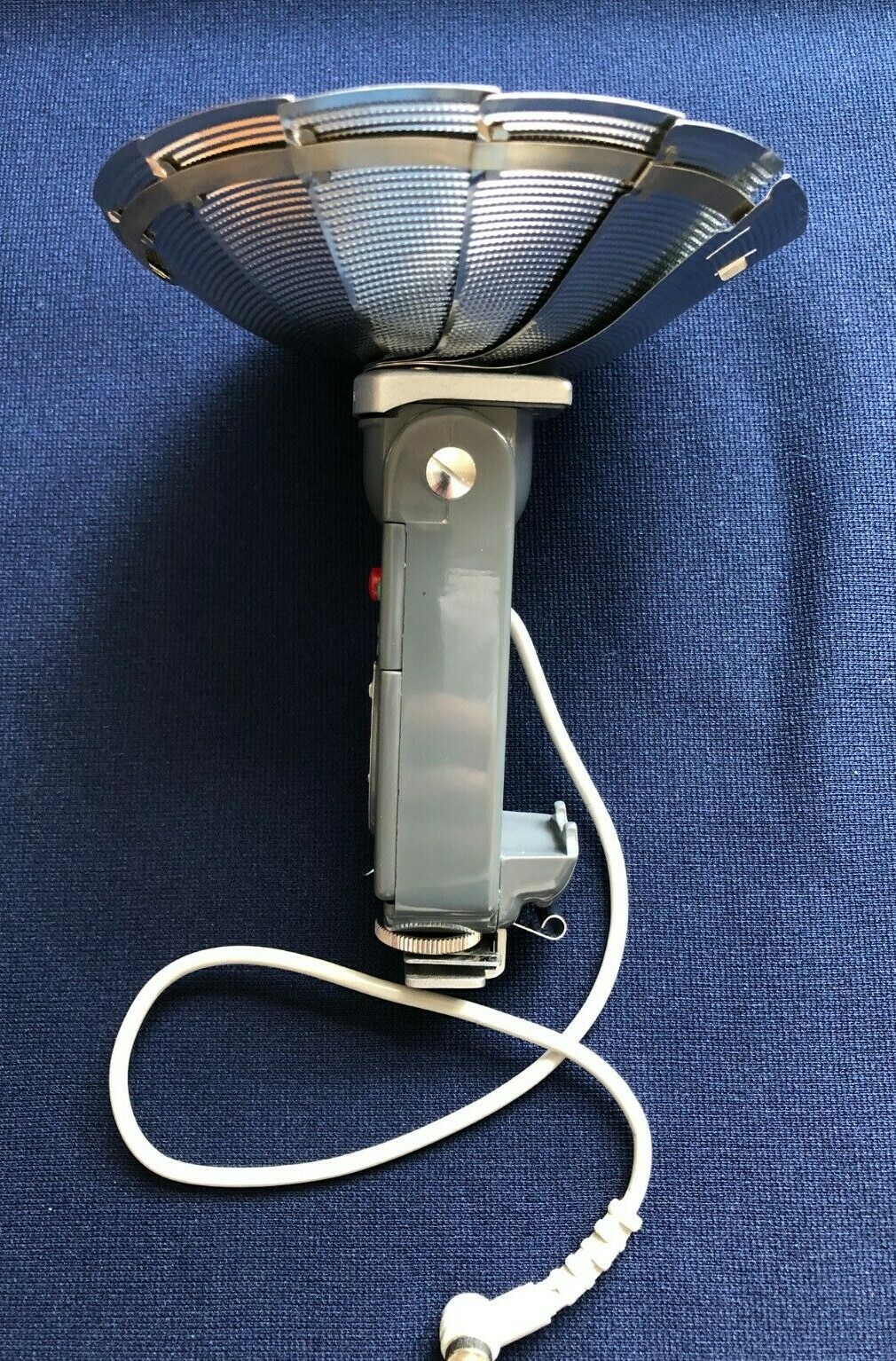 CAMERA – VINTAGE HONEYWELL TILT-A-MITE COLLAPSIBLE CAMERA FLASH UNIT UNTESTED
