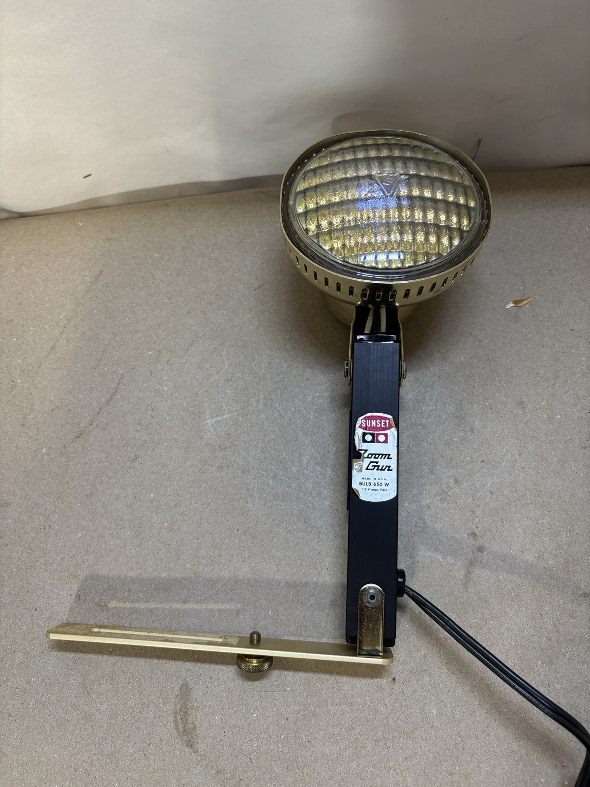 Sunset Zoom Gun Daylight Model B Super Bright 650 Watt Photography Spotlight