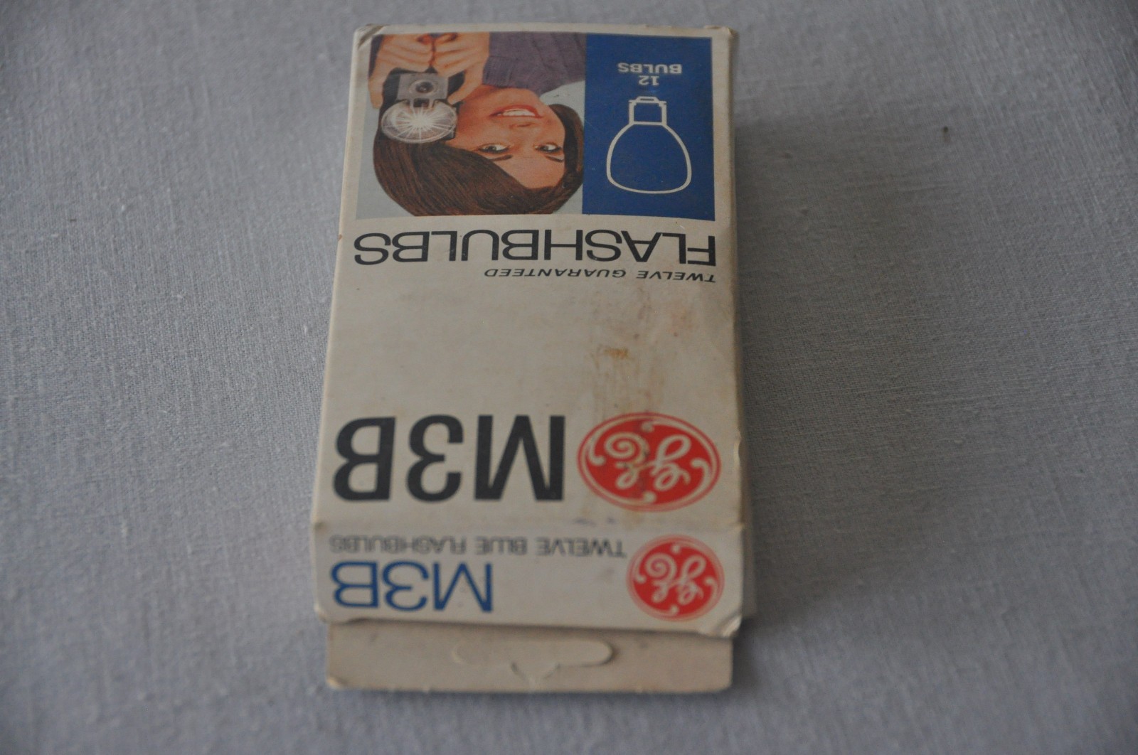 Vintage GE M3B Blue Flashbulbs, 11 Bulbs