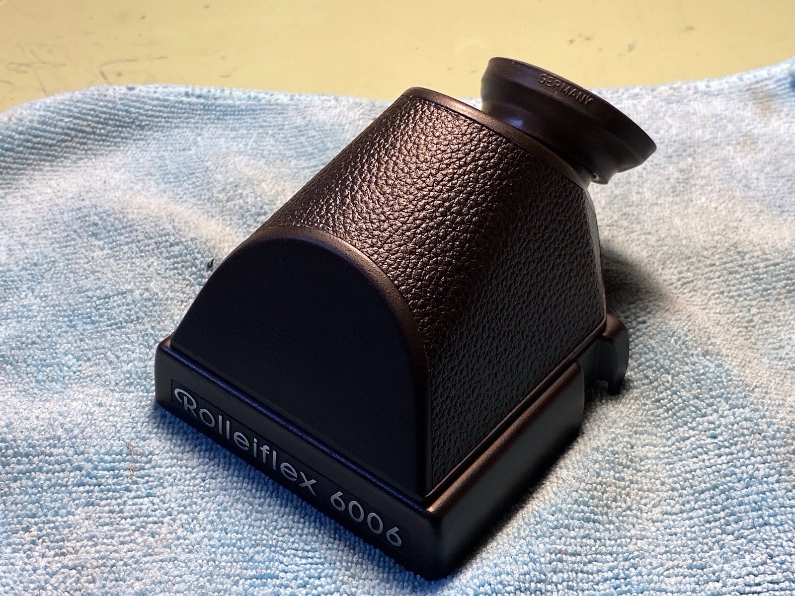 Original Rollei 6006 45- degree Prism Finder. Excellent! Used.