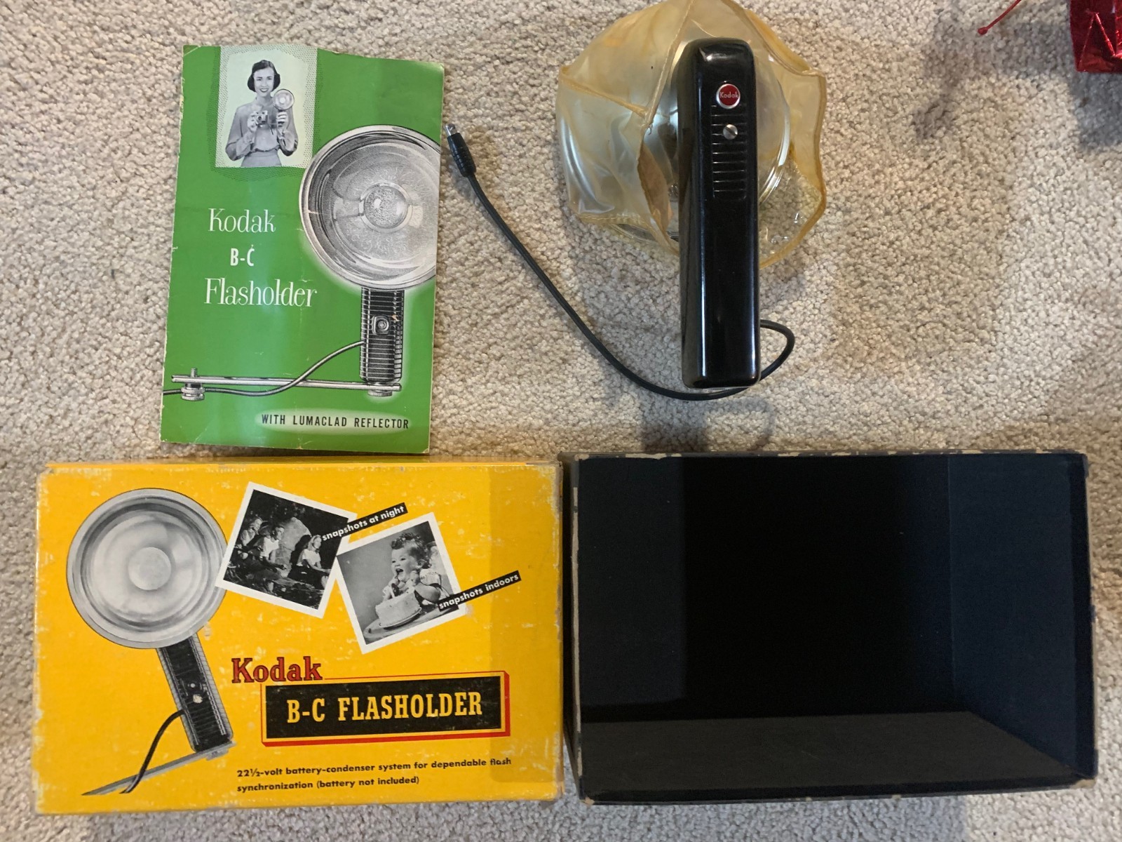 KODAK B-C FLASHOLDER WITH LUMACLAD REFLECTOR, BOX, BOOKLET, BRACKET