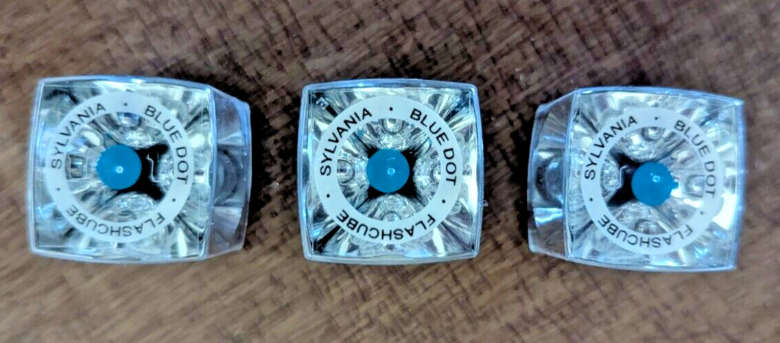 Vintage Collectible Useable Sylvania Blue Dot Flashcubes.
