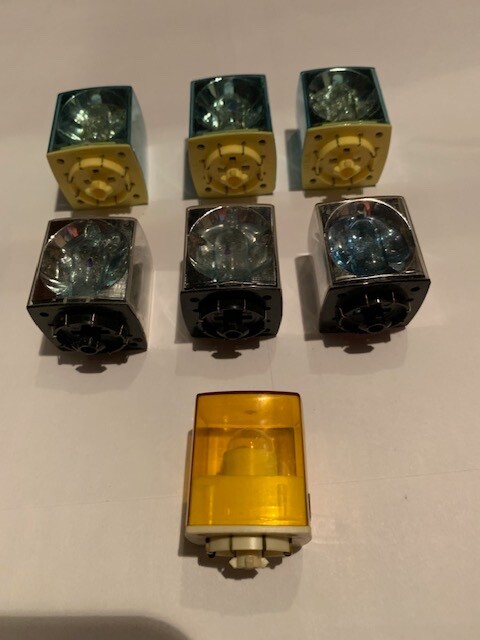 Reduced…Vintage FLASH CUBES assortment