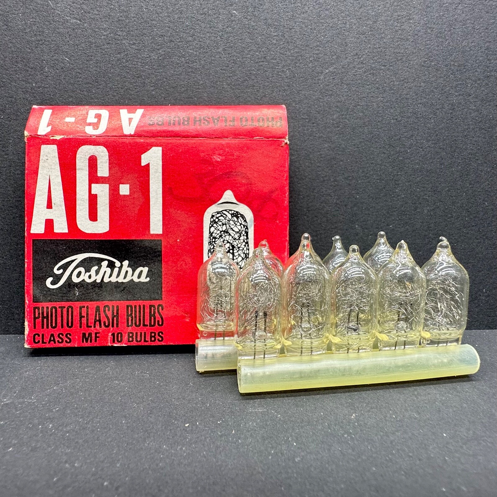 Vintage New Old Stock Toshiba AG-1 MF class Photo Flash Lamp Bulbs- 10 in box