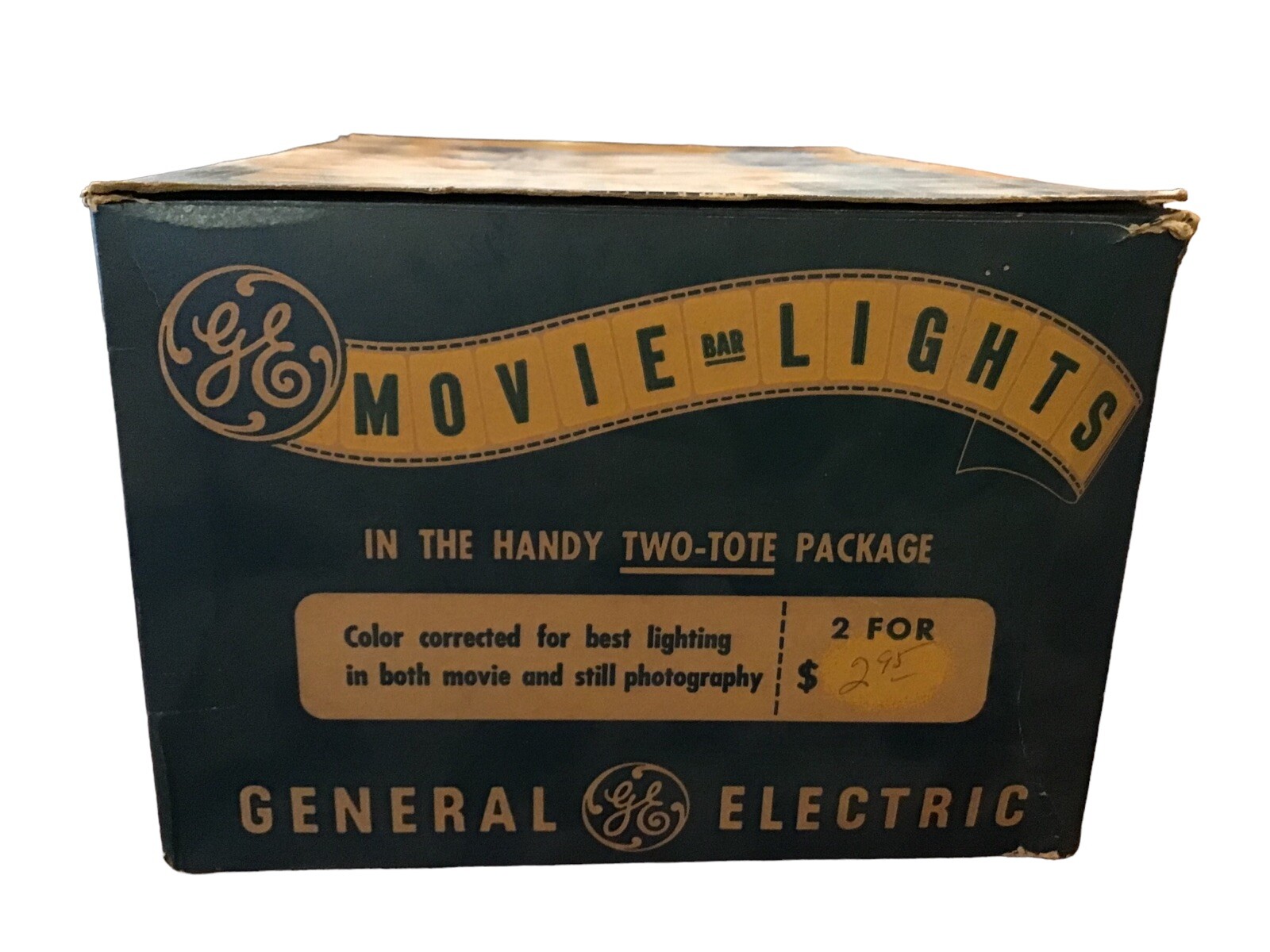 Vintage Smith-Victor Bar-Lite Photo Light Bar & General Electric 375 Watt Bulbs.
