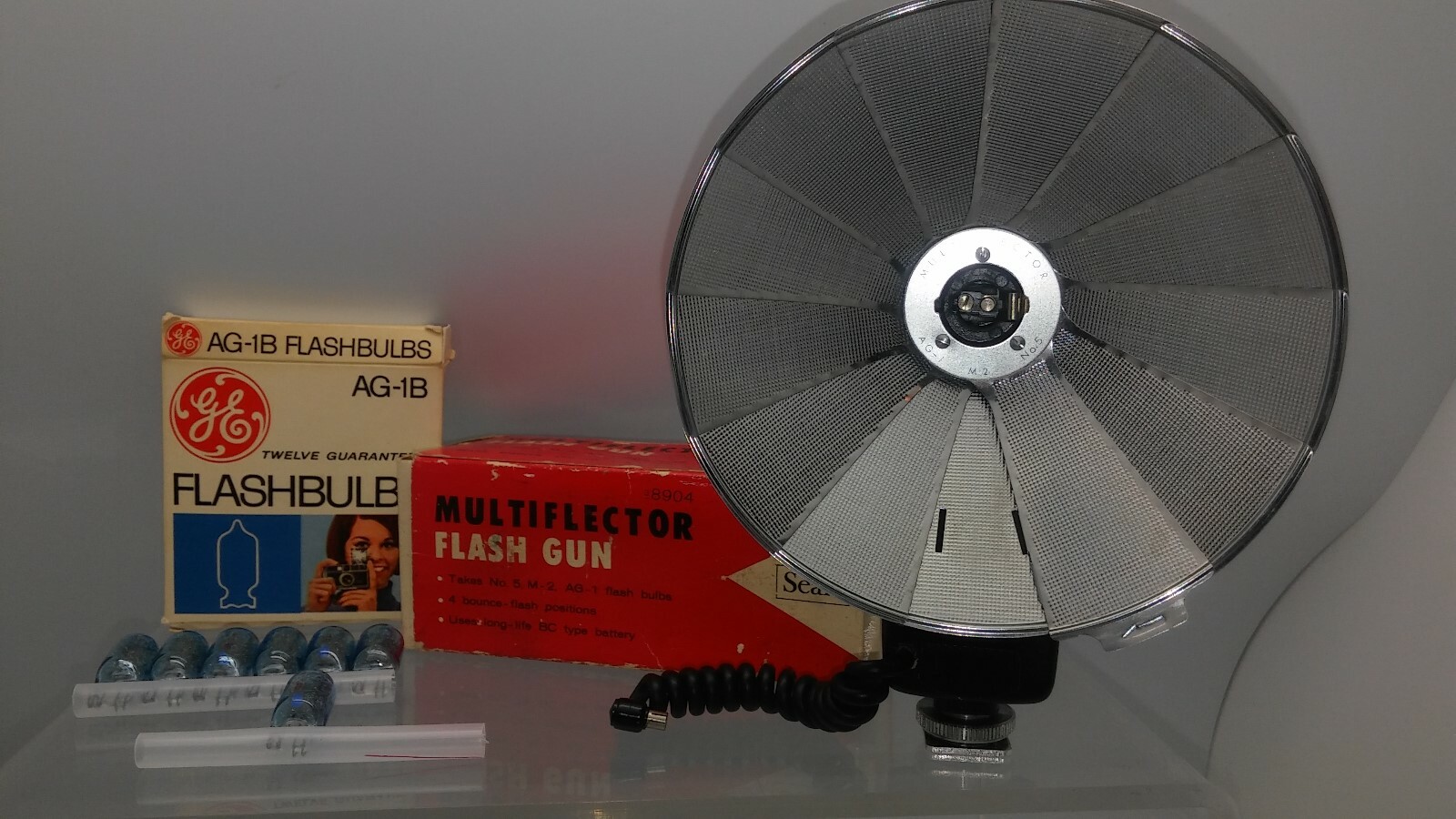 Sears Multiflector Flash Gun for No. 5, M-2, AG-1 flashbulbs-incl GE AG-1B Flash