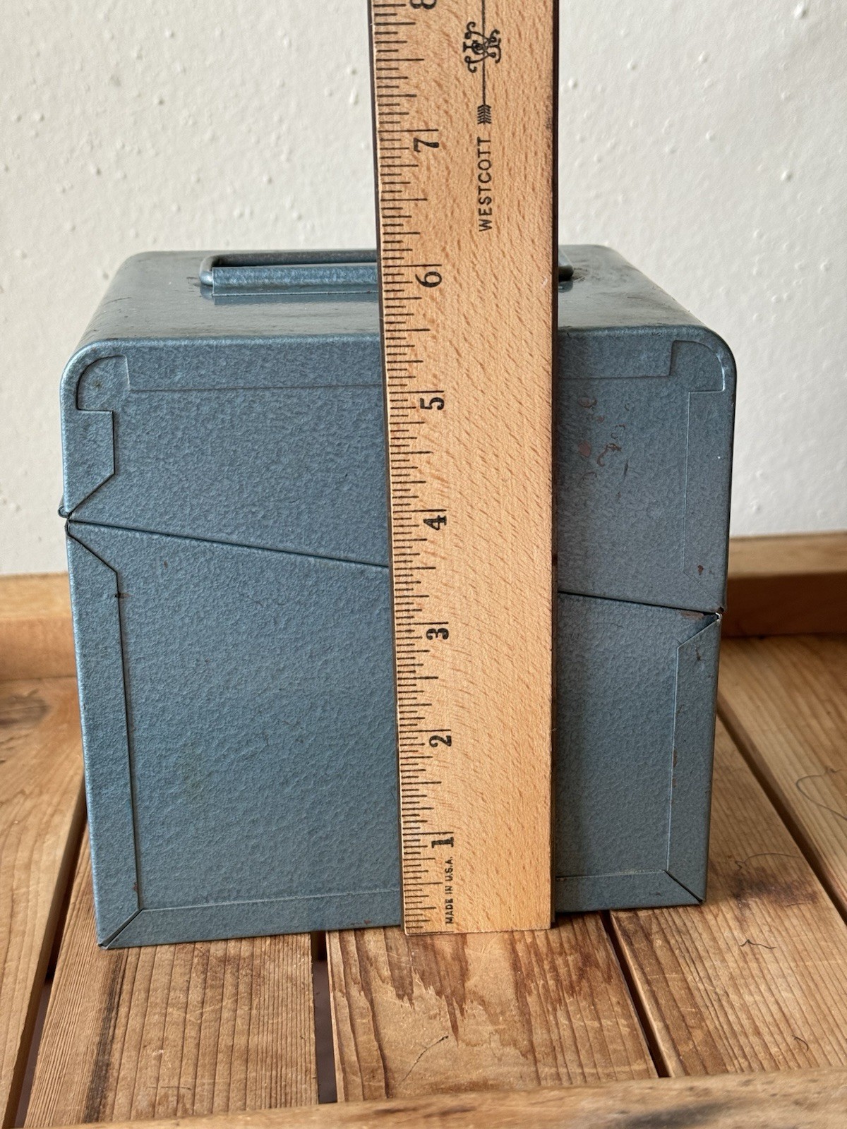Vintage Light Gray 5″ Reels-8MM Metal Reel Storage Film Case Box