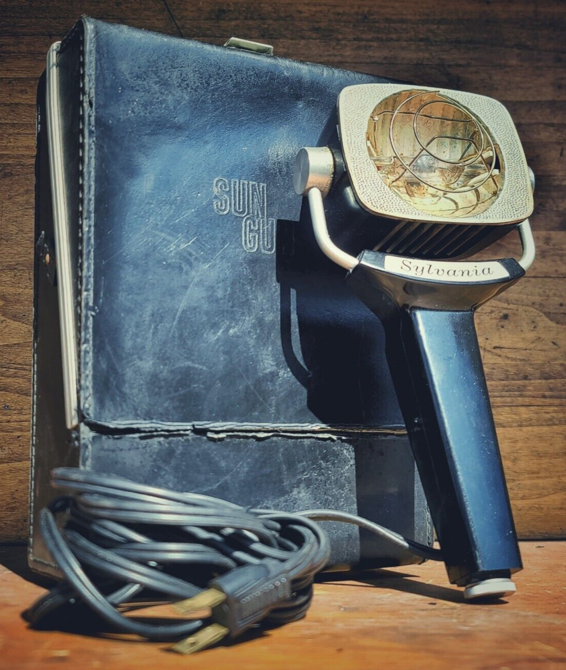 Sylvania Sun Gun SG-1 Movie Light with Original Leather Carry Case
