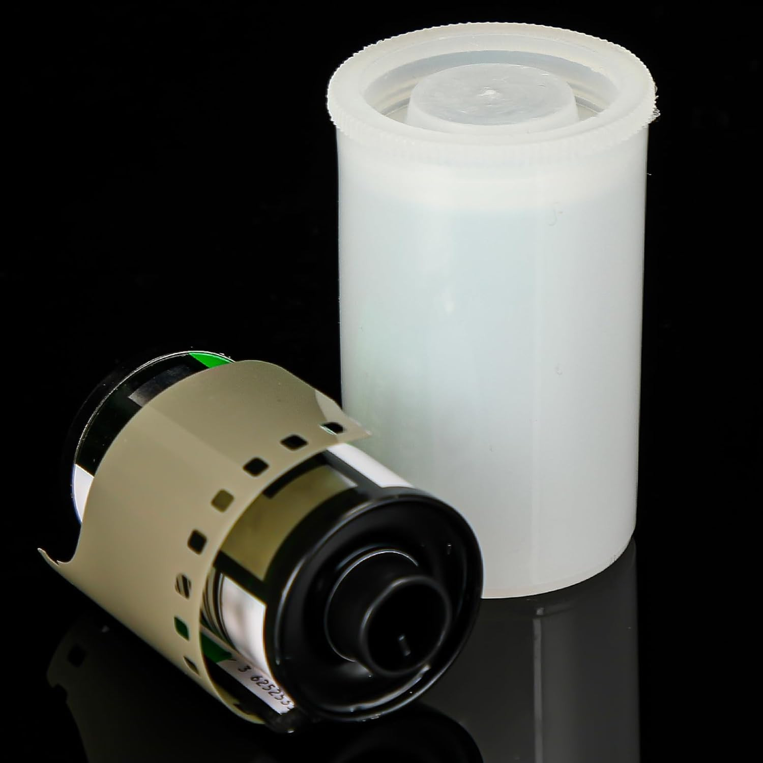 200 Pcs Plastic Film Canister Holder 35 Mm Empty Camera Reel Containers Storage