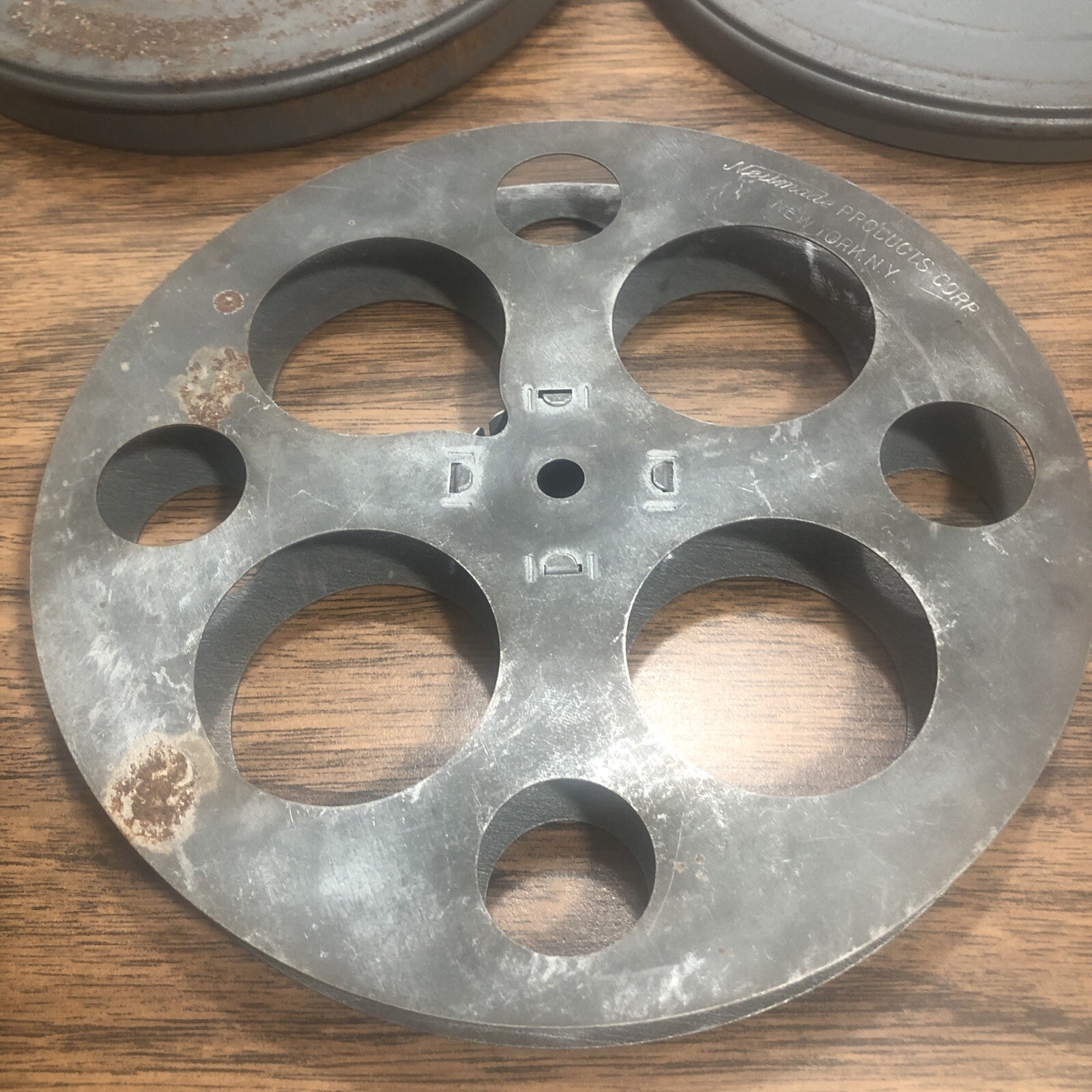 Vintage Neumade N.Y. 7” 400′ 16mm Metal Reel w/ Metal Can 1920s-1930s Rust Empty