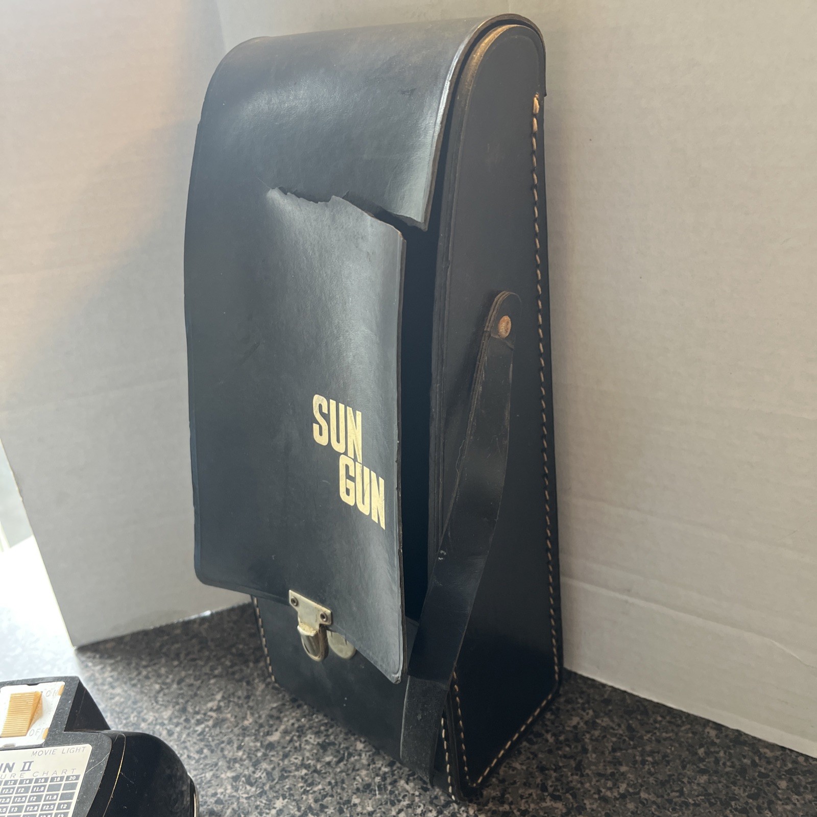 Vintage Sylvania SUN GUN II Movie Light Mountable/Handheld w/Case Works!