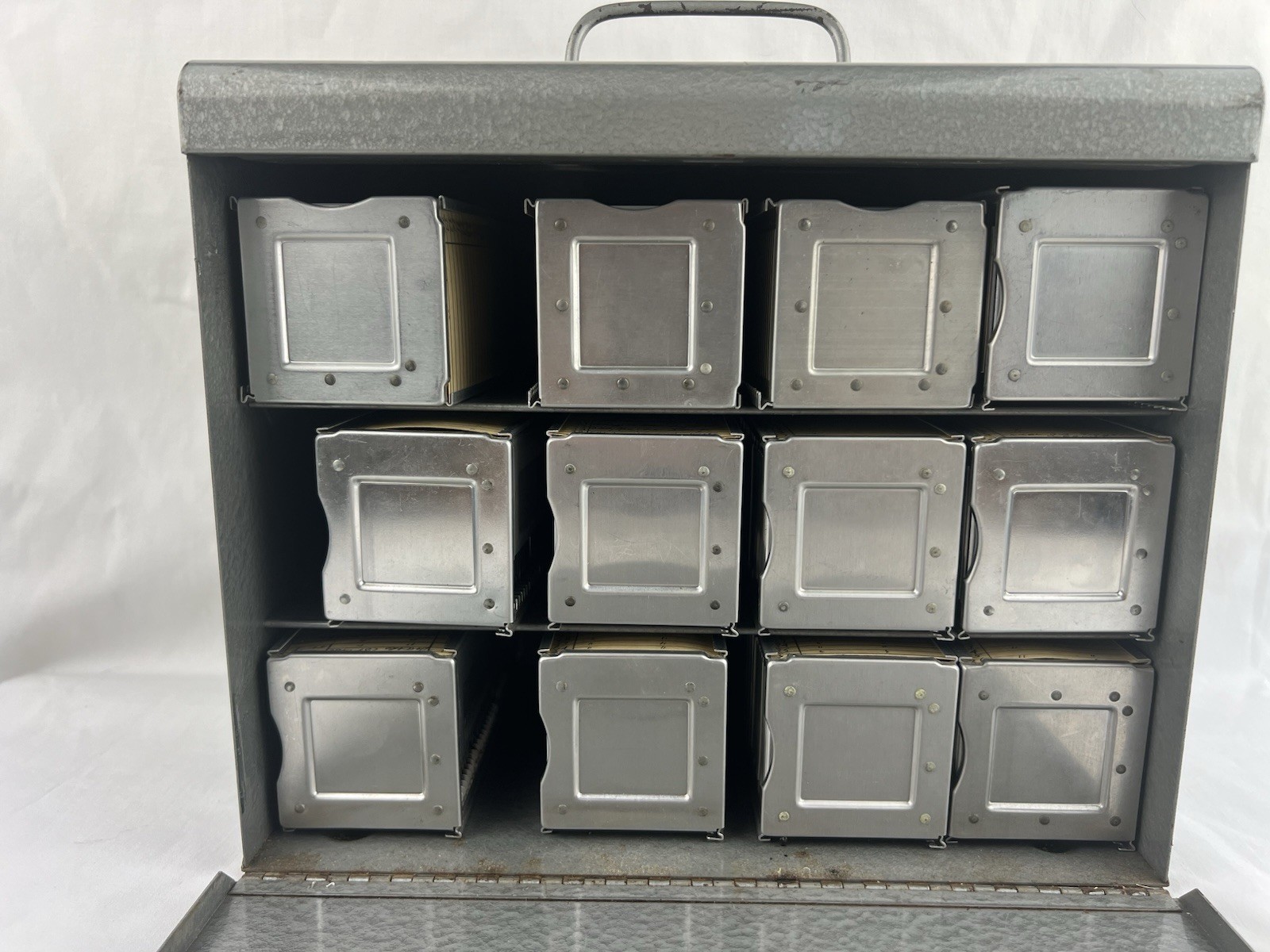 Brumberger Metal 35mm Carrying Case Plus 12 Slide Trays