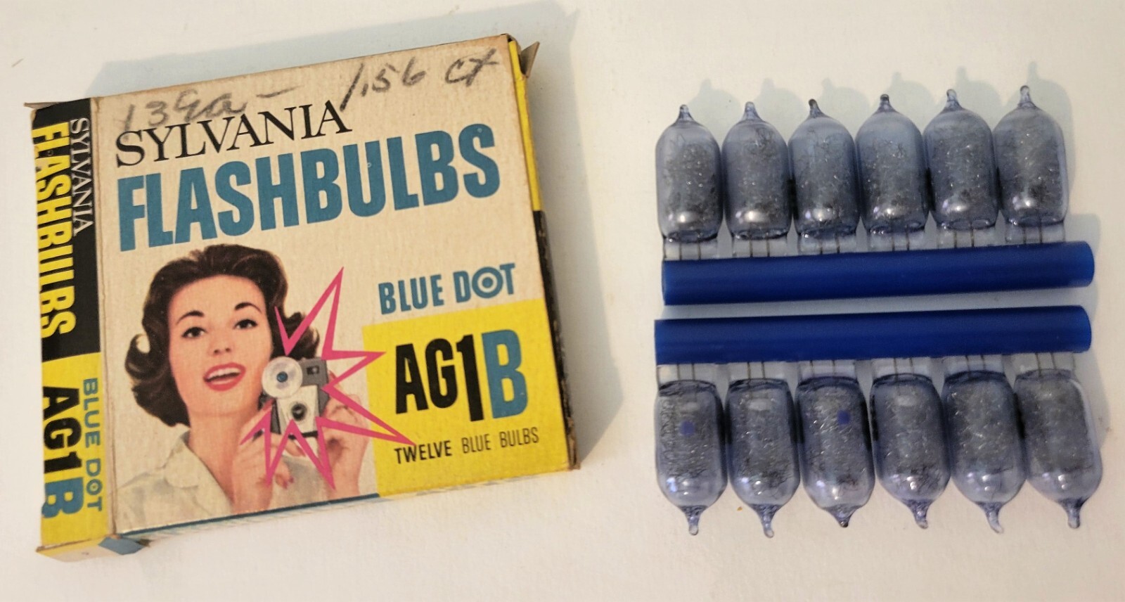 VTG Sylvania Blue Dot Flashbulbs (Flash Bulbs) AG1B – Twelve (12) Blue Dot Bulbs