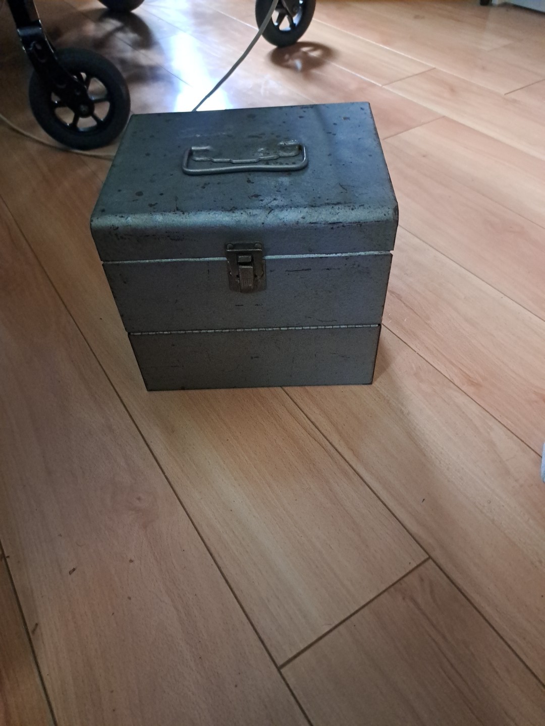 Vintage Logan Deluxe Silver Metal 8mm Film Reel Chest 12 Slots Box Storage