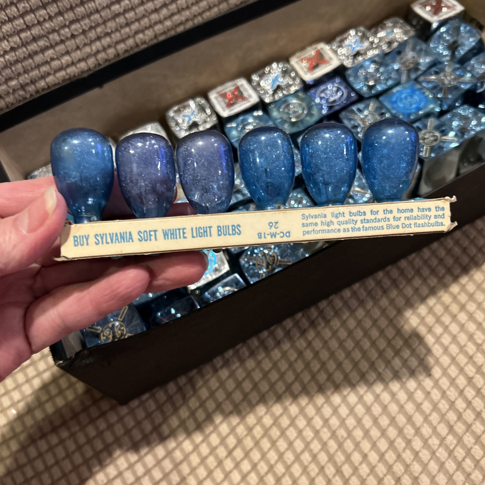 Lot Of 54 Vtg Flash Cubes And Bulbs GE, Westinghouse ,sylvania,