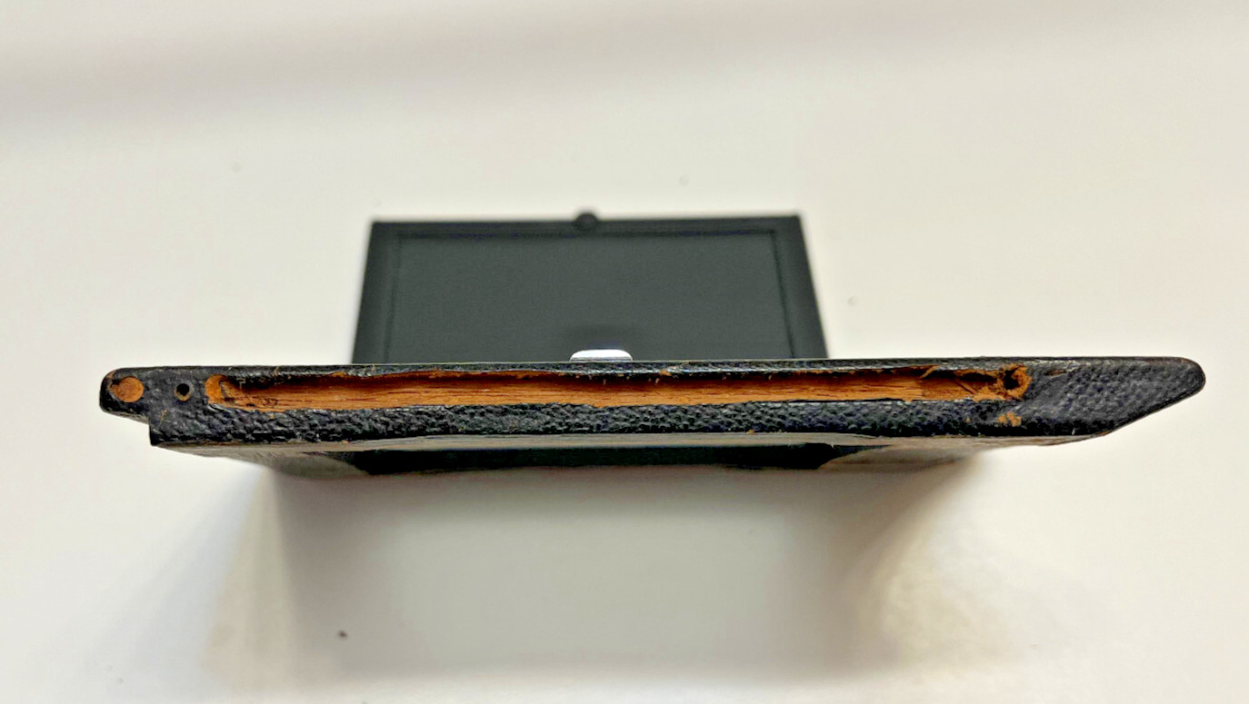 Vintage Wooden 2 1/4″ x 3 1/4″ Camera View Back w/ Ground Glass Graphlex?