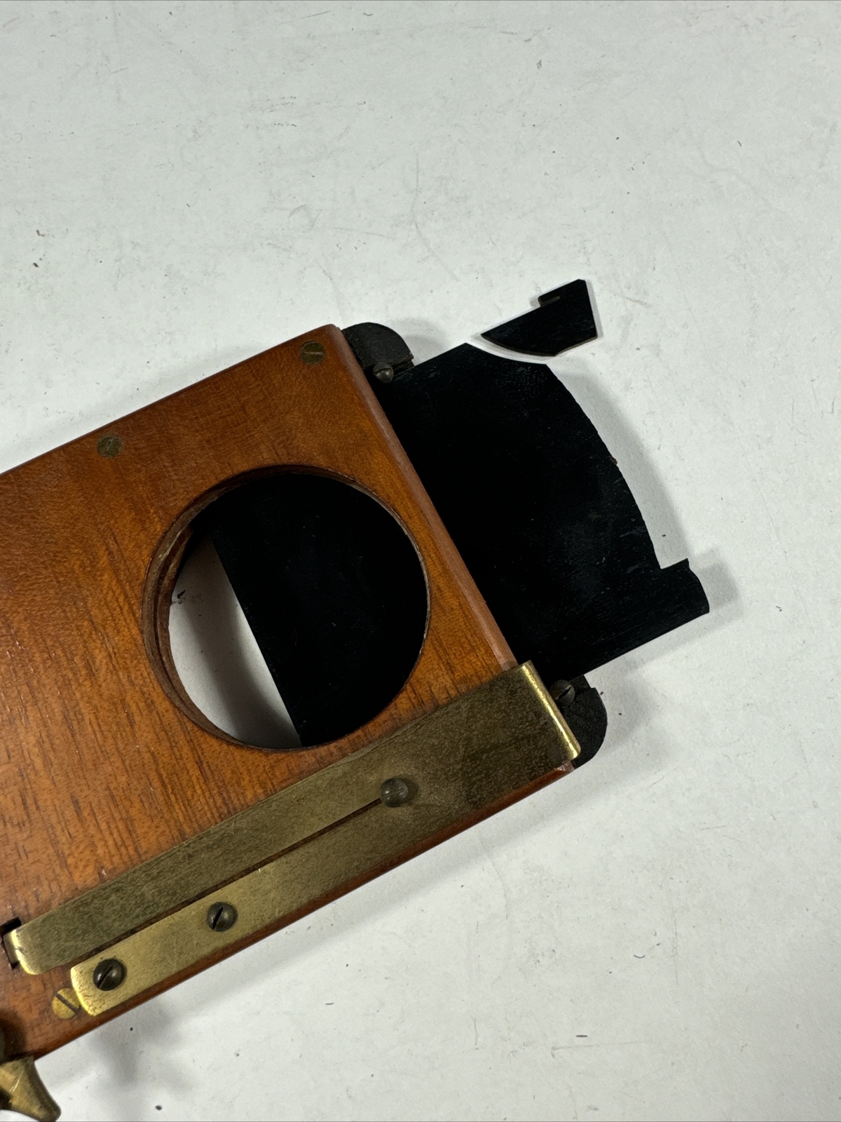 The Gem Time Shutter A. D. S. – Antique Rare Wood Brass Shutter for Barrel Lens