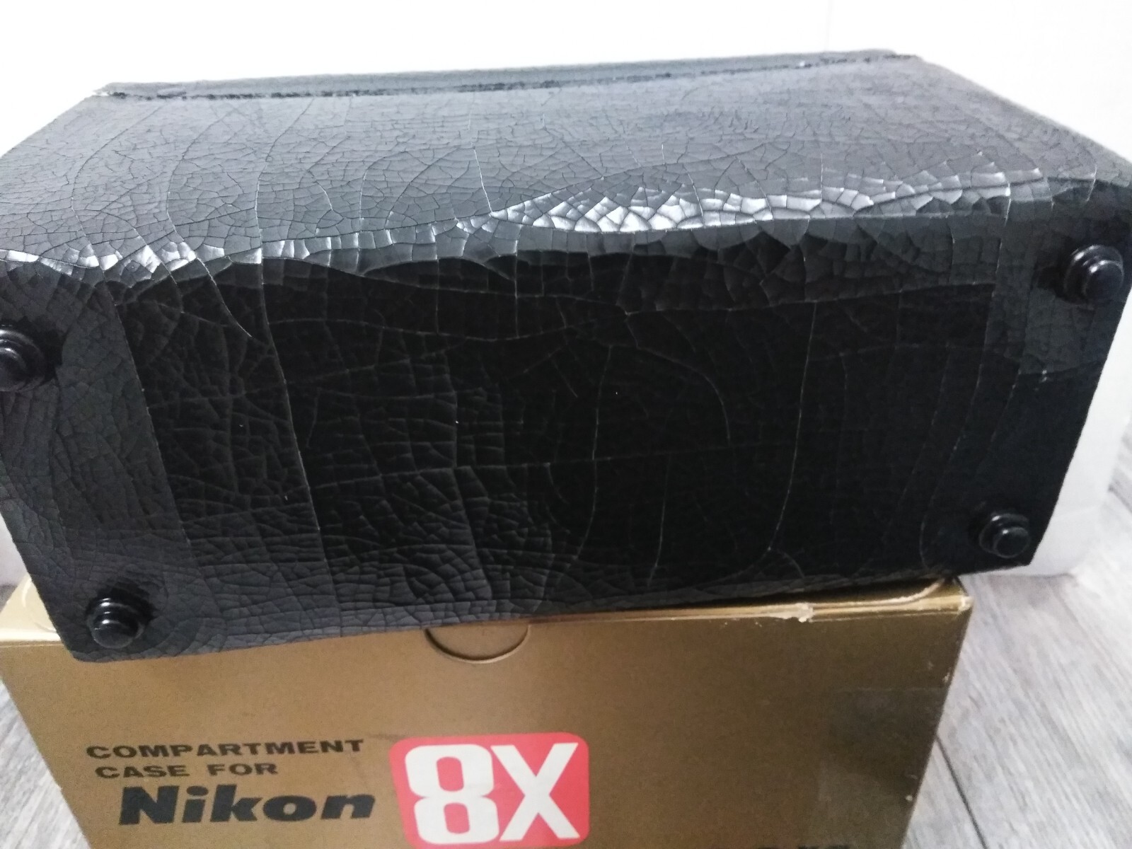 NOS. COMPARTMENT CASE NIKON 8X SUPER ZOOM W/ STRAP ( VTG. READ, READ)