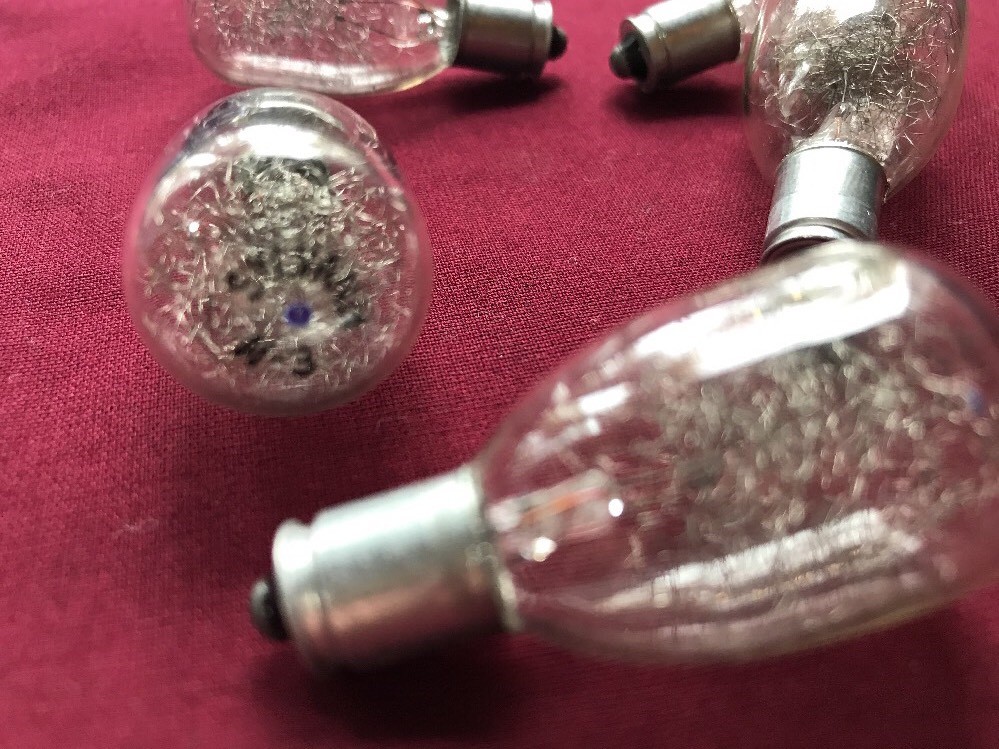 LOT OF 17 Vintage Flashbulbs Blue Dot GE & Sylvania M-3 + CX620 Film (1976)