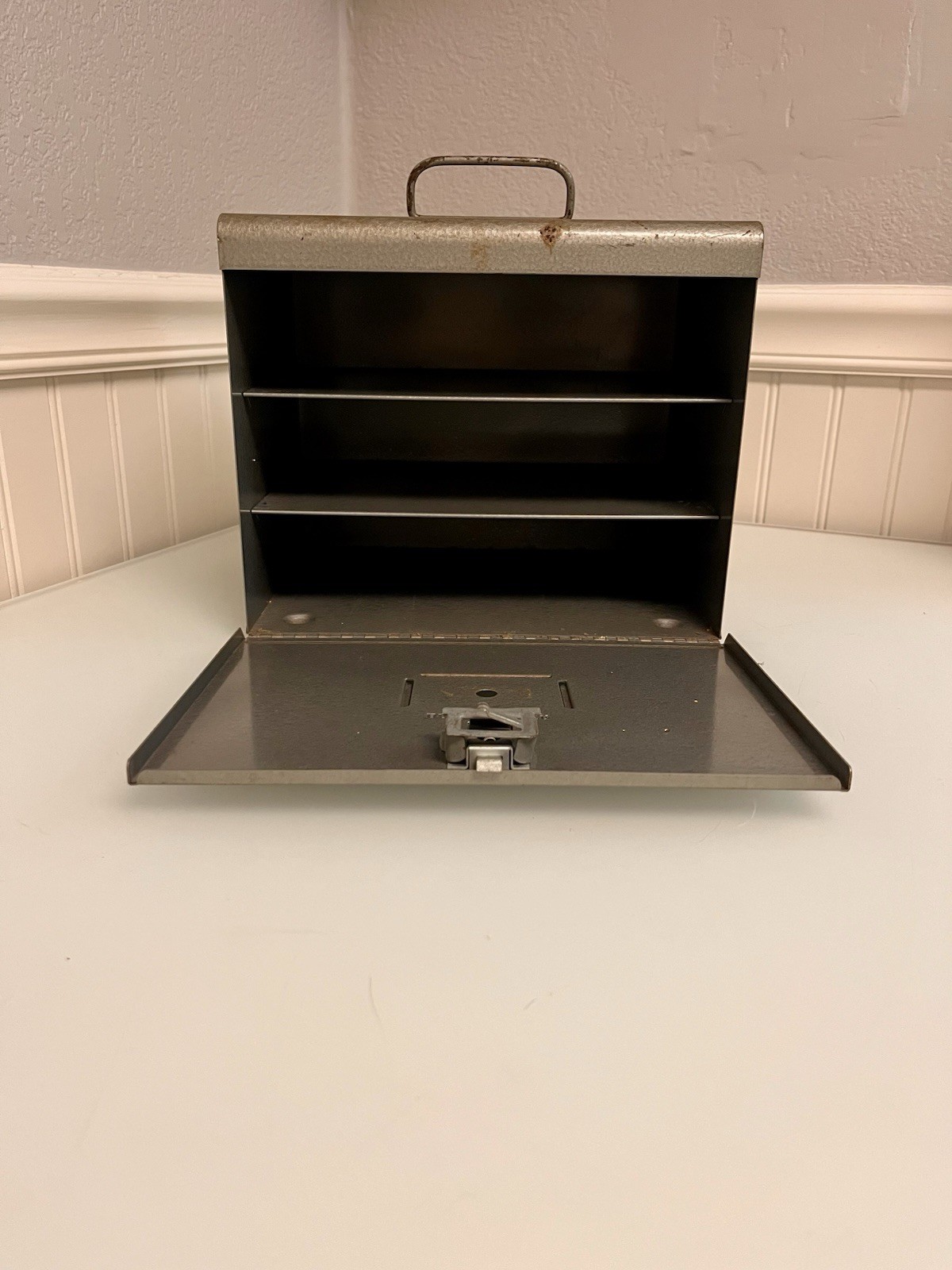 Brumberger Metal Divided 35 mm Slide Container Carrying Case