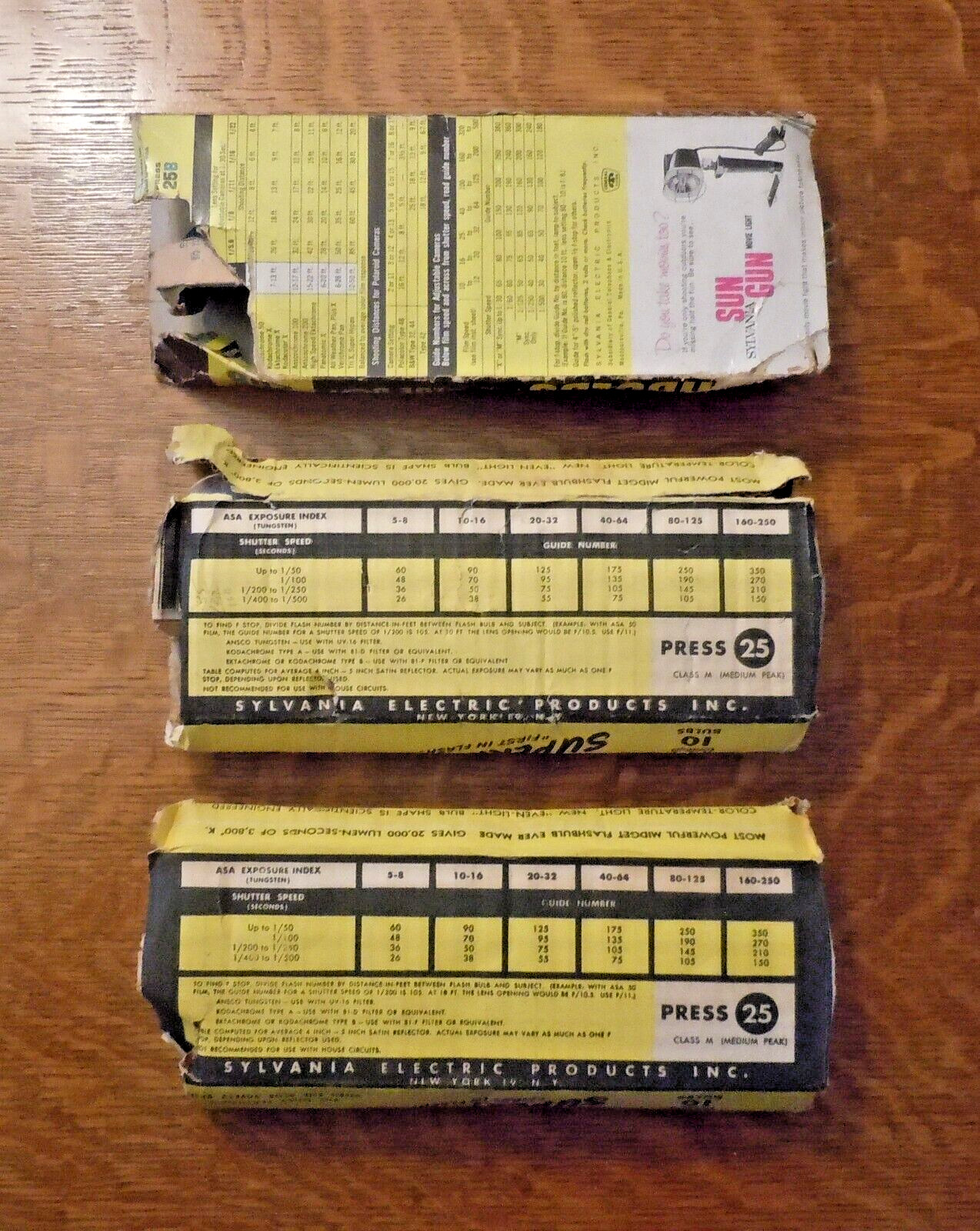 Vintage Kodak Flasholder Model B with 29 replacement bulbs