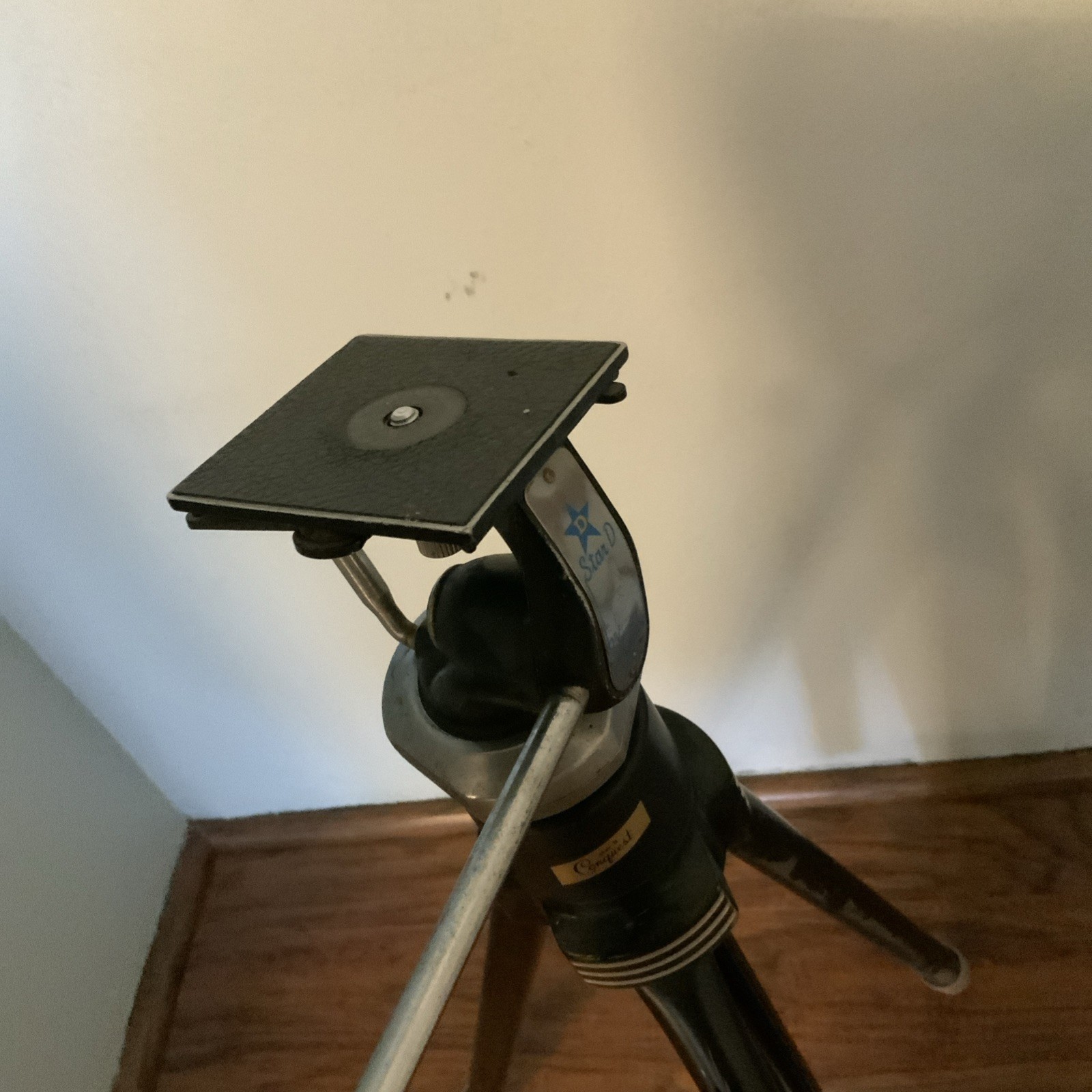 Vintage Star d Conquest Tripod Deco Style black and chrome retro noir